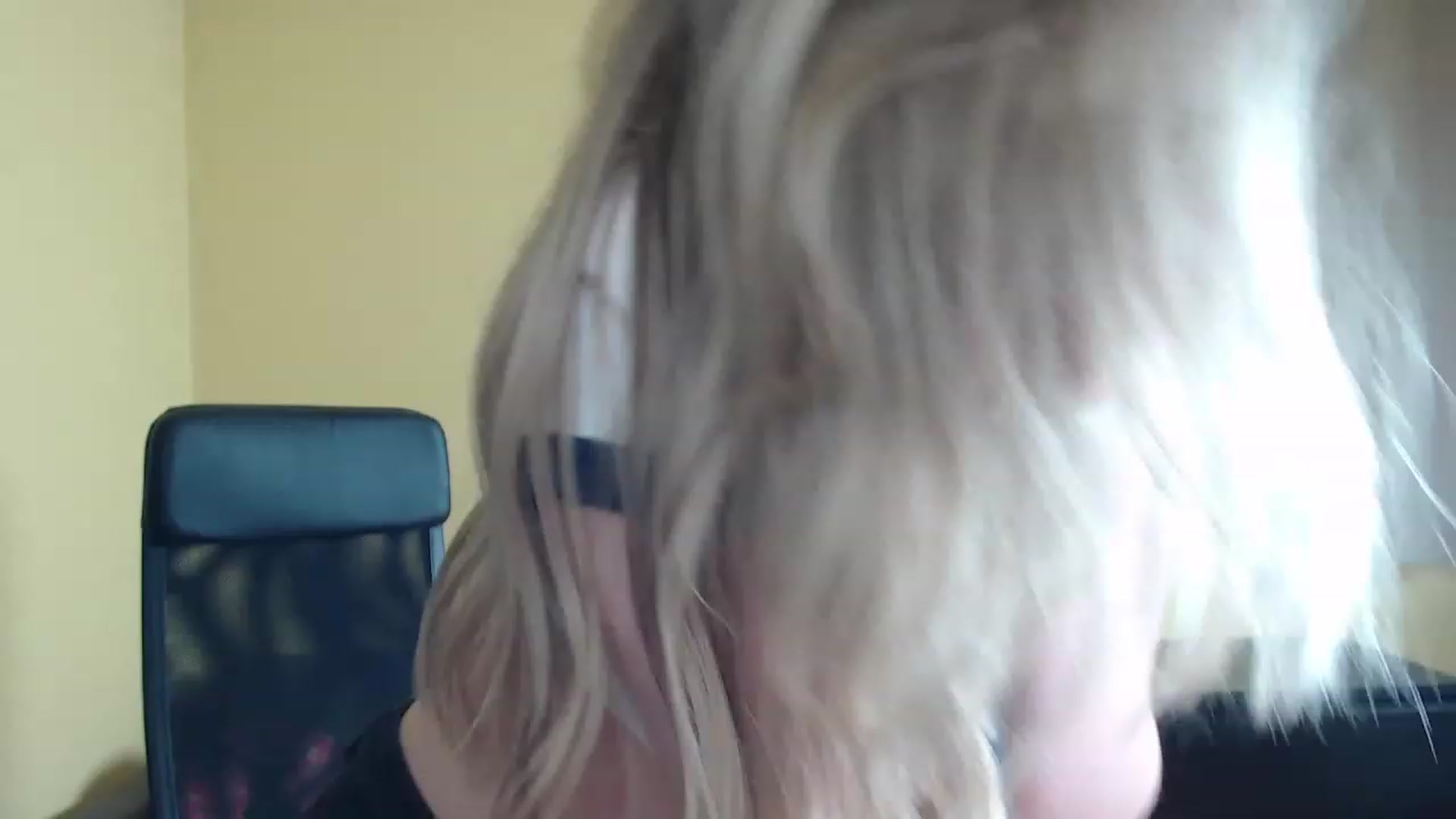 Gallery image thumbnail from Sweettreat_mj's myfreecams stream on, 04/16/2023, 06:06 image 5 of 20