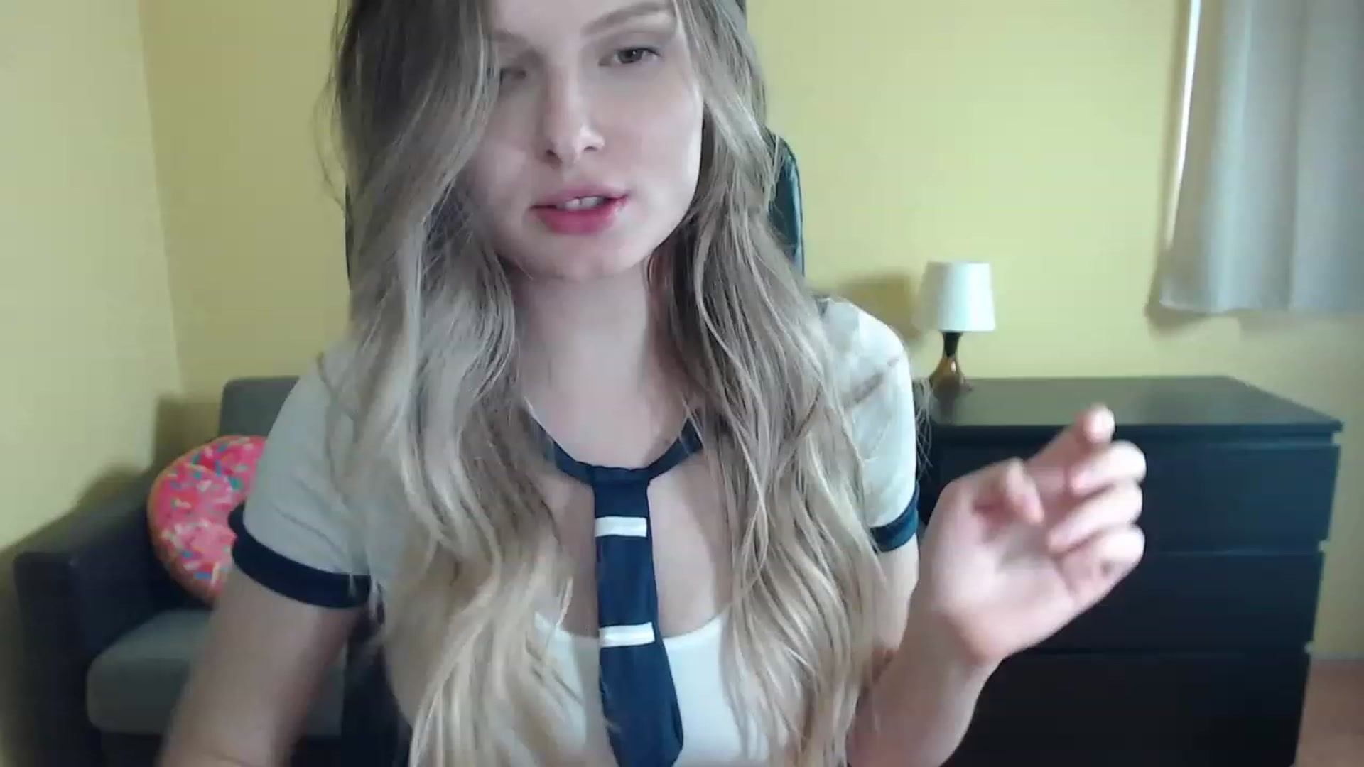Gallery image thumbnail from Sweettreat_mj's myfreecams stream on, 04/16/2023, 06:40 image 10 of 20