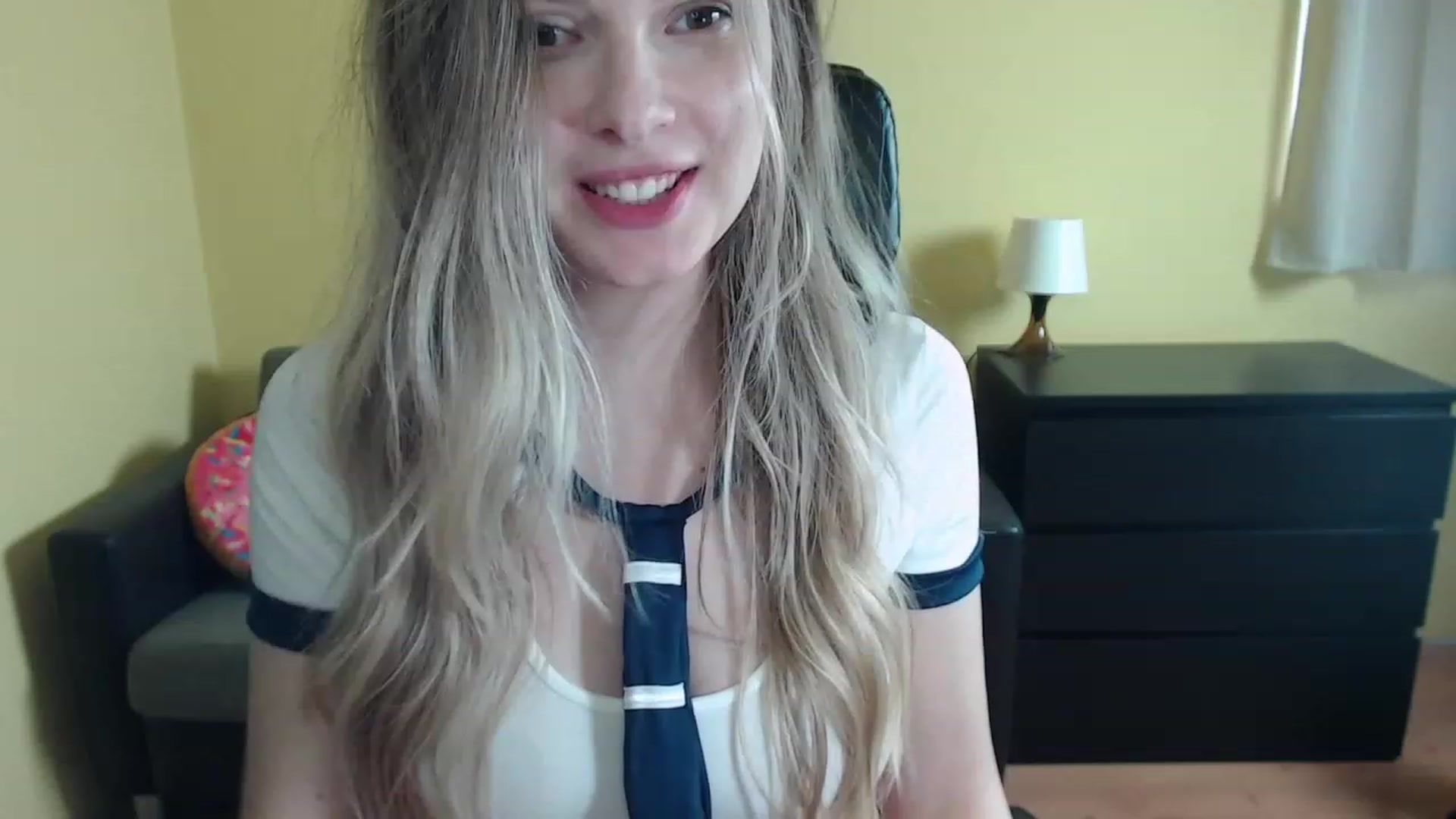 Gallery image thumbnail from Sweettreat_mj's myfreecams stream on, 04/16/2023, 06:40 image 9 of 20