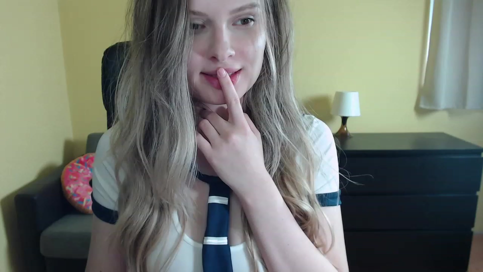 Gallery image thumbnail from Sweettreat_mj's myfreecams stream on, 04/16/2023, 06:40 image 3 of 20