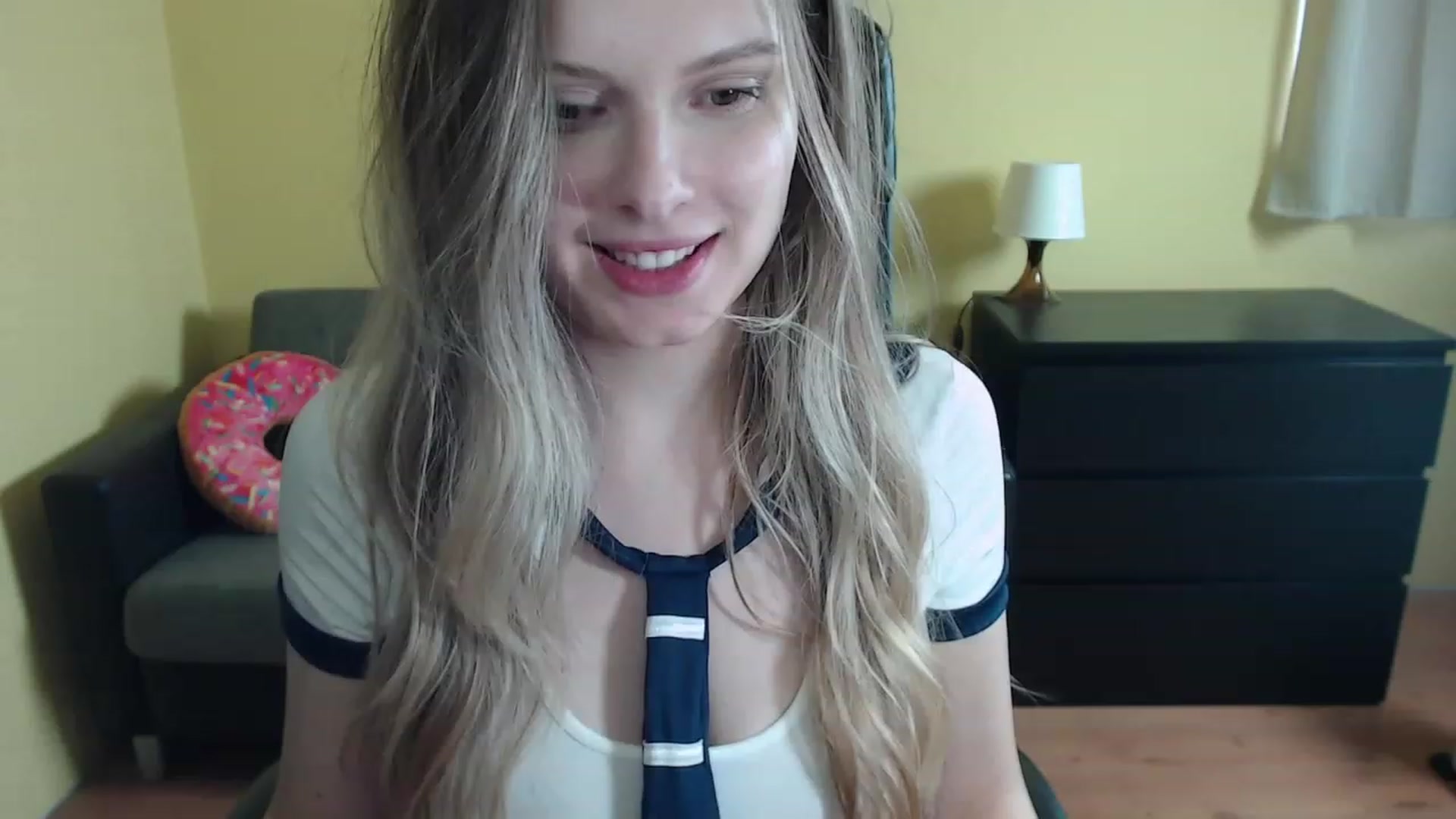 Gallery image thumbnail from Sweettreat_mj's myfreecams stream on, 04/16/2023, 06:40 image 8 of 20
