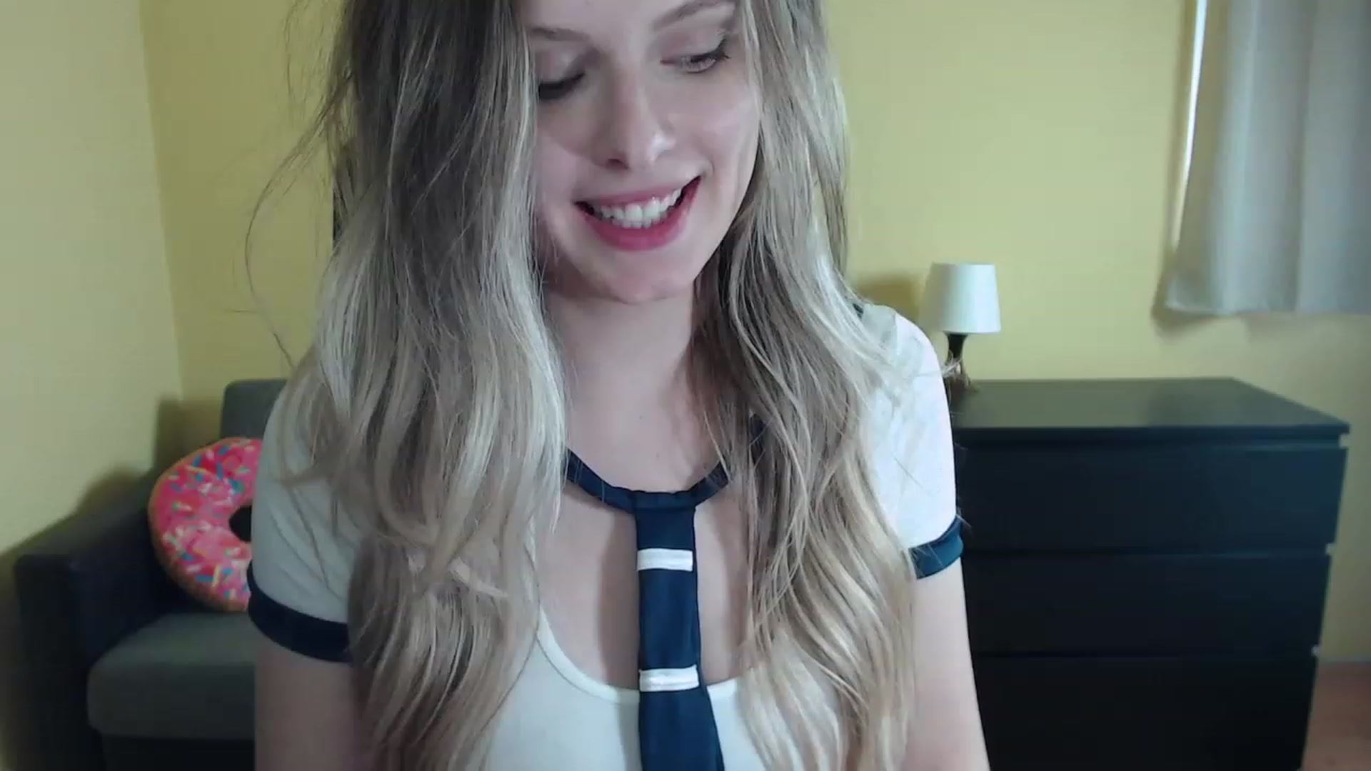 Gallery image thumbnail from Sweettreat_mj's myfreecams stream on, 04/16/2023, 06:40 image 12 of 20