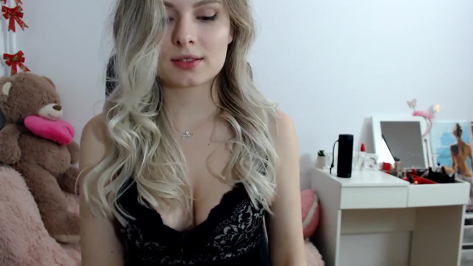 Gallery image thumbnail from Sweettreat_mj's myfreecams stream on, 03/25/2024, 05:22 image 2 of 20