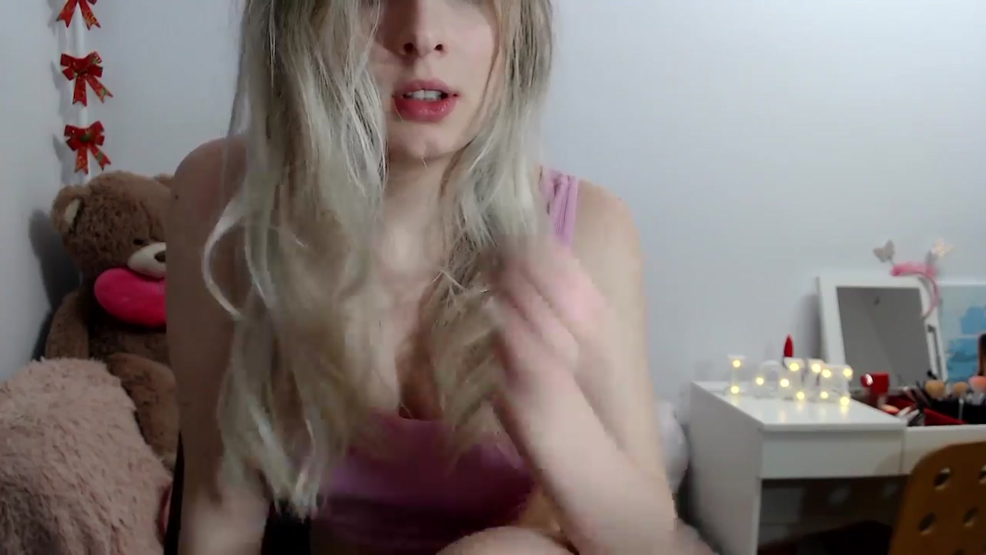 Gallery image thumbnail from Sweettreat_mj's myfreecams stream on, 04/08/2024, 01:32 image 15 of 20