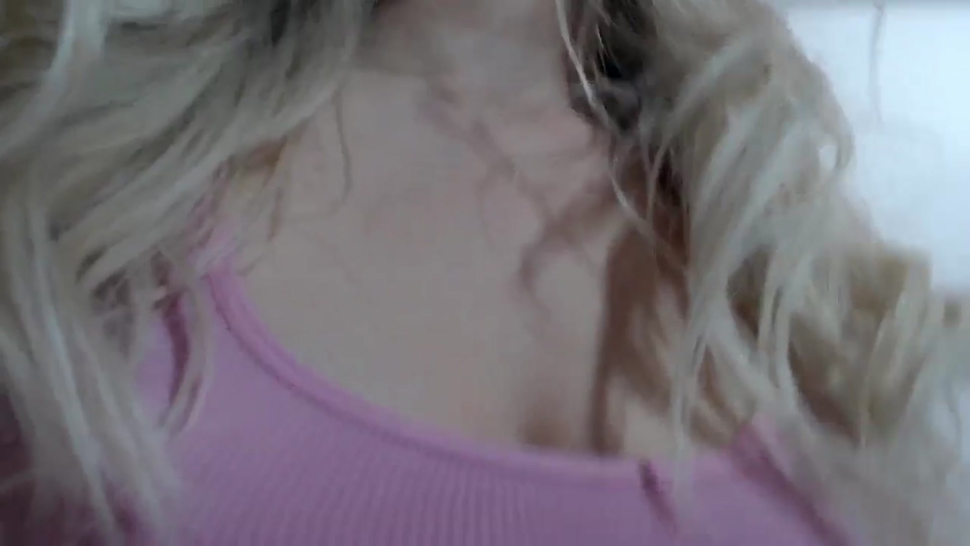 Gallery image thumbnail from Sweettreat_mj's myfreecams stream on, 04/08/2024, 01:32 image 10 of 20