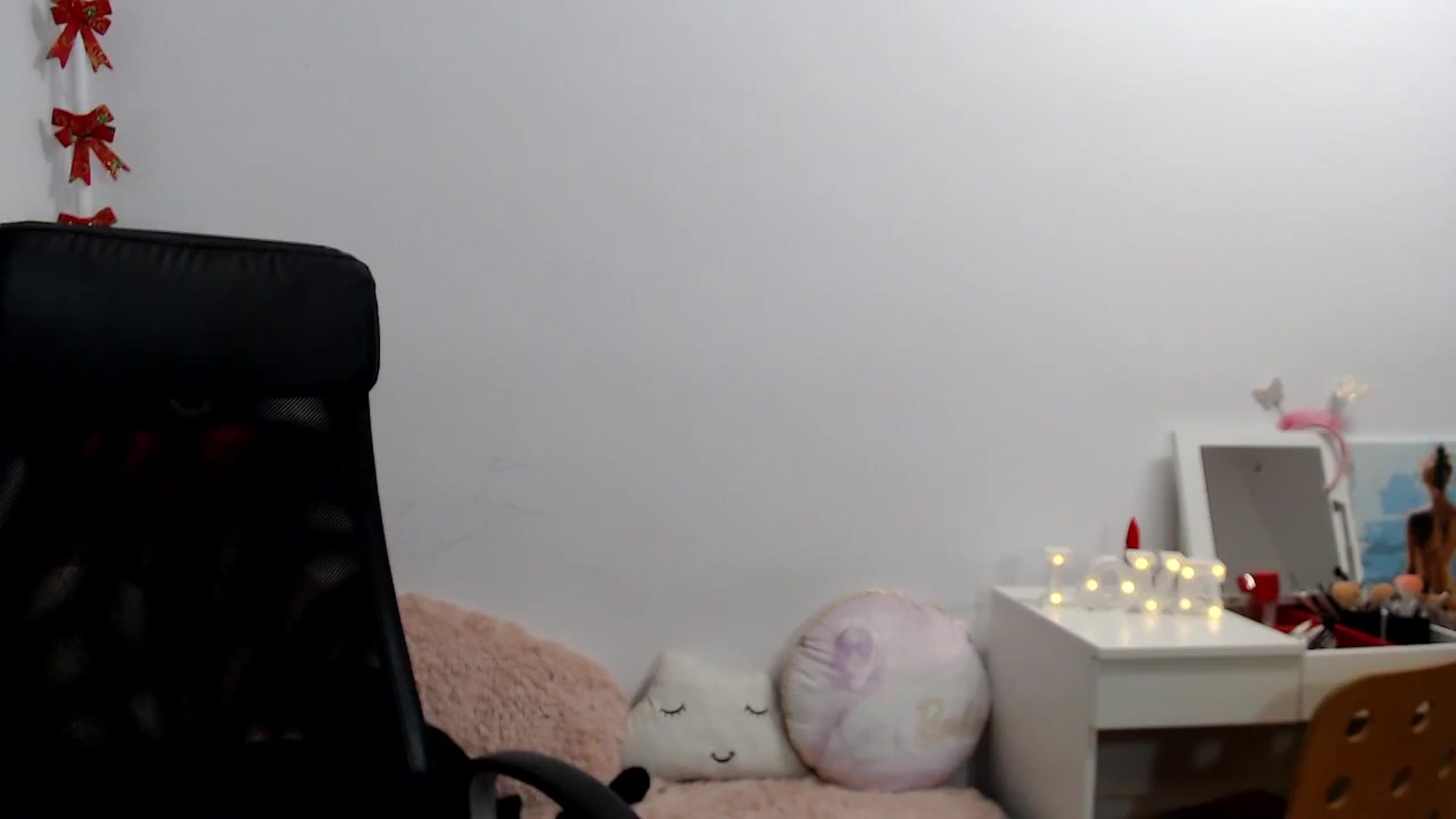 Gallery image thumbnail from Sweettreat_mj's myfreecams stream on, 04/08/2024, 03:08 image 7 of 20