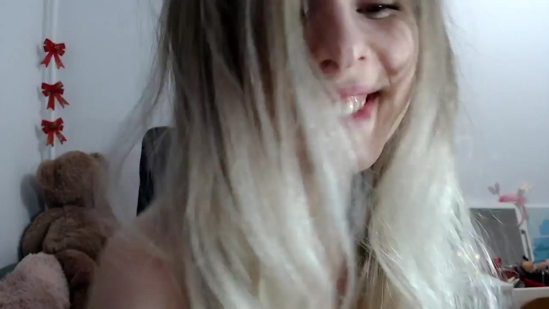 Gallery image thumbnail from Sweettreat_mj's myfreecams stream on, 04/08/2024, 04:48 image 1 of 20