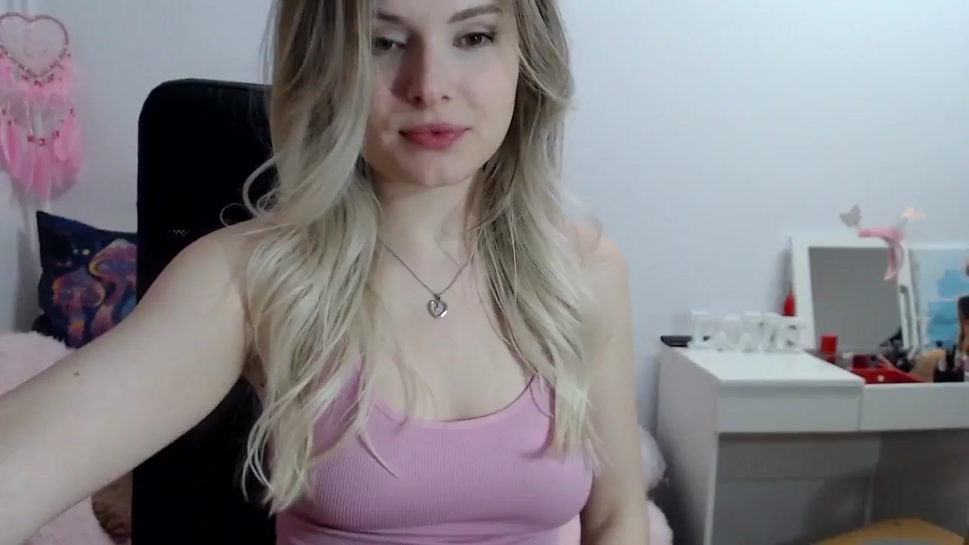 Gallery image thumbnail from Sweettreat_mj's myfreecams stream on, 04/29/2024, 03:54 image 1 of 20