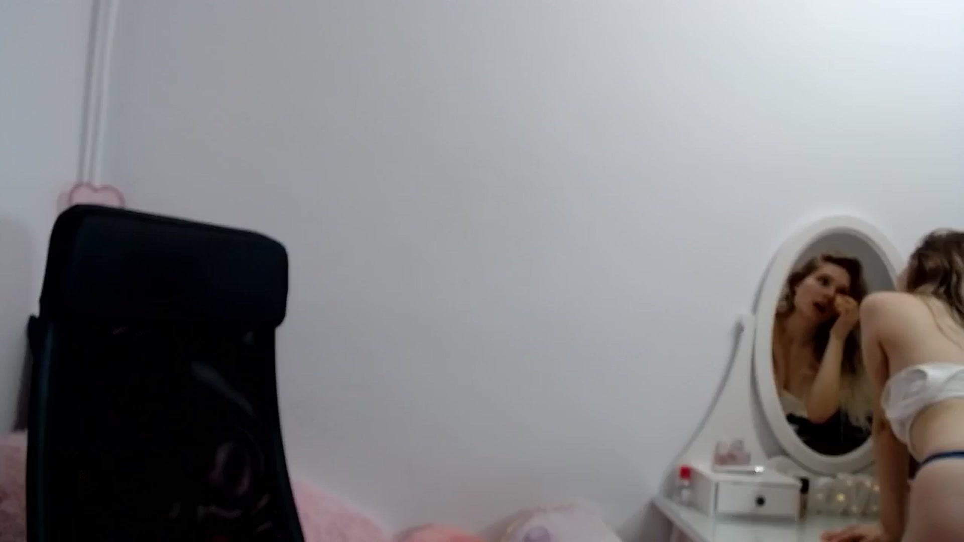 Gallery image thumbnail from Sweettreat_mj's myfreecams stream on, 09/14/2024, 04:12 image 6 of 20