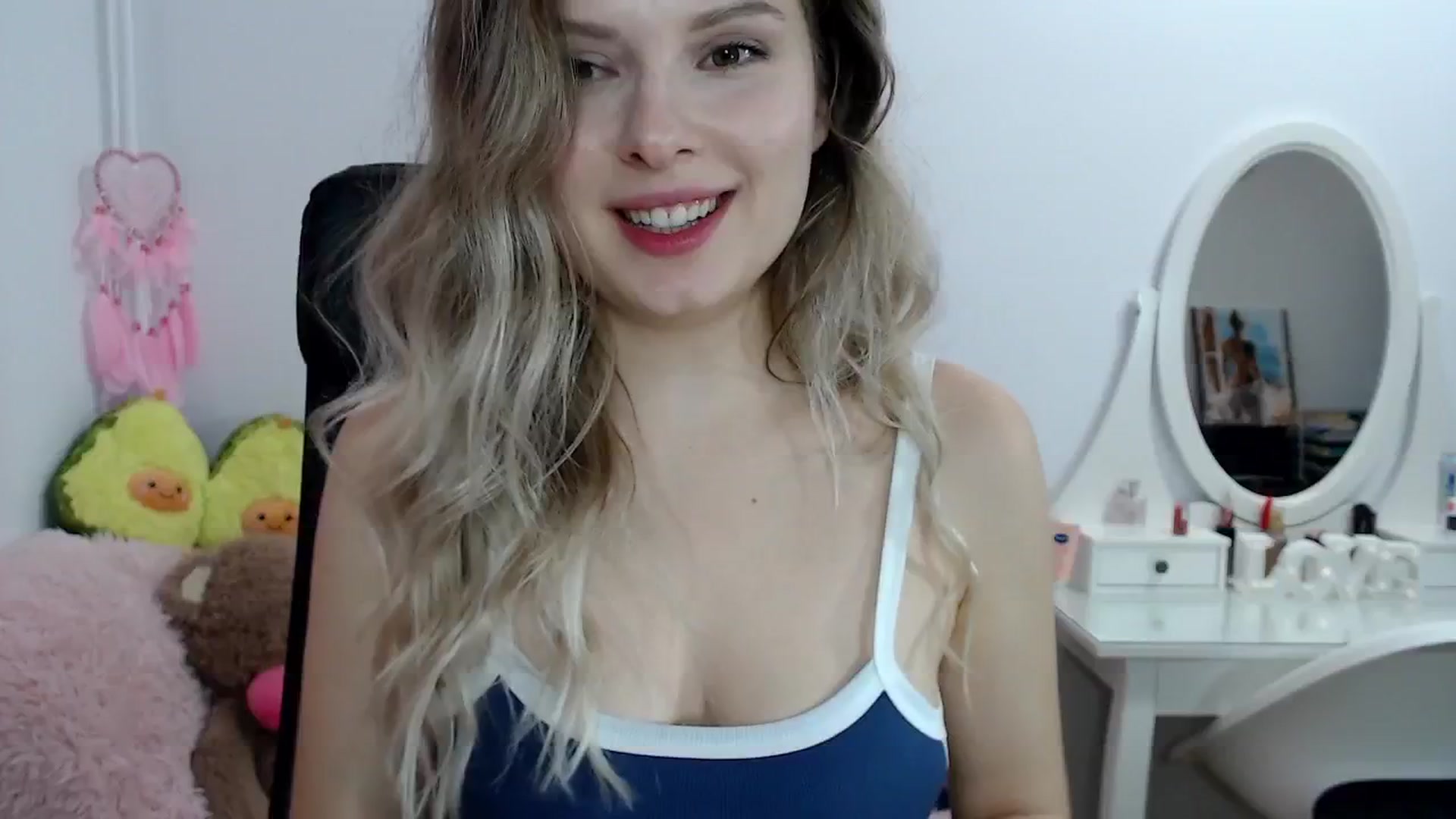 Gallery image thumbnail from Sweettreat_mj's myfreecams stream on, 09/21/2024, 05:02 image 1 of 20