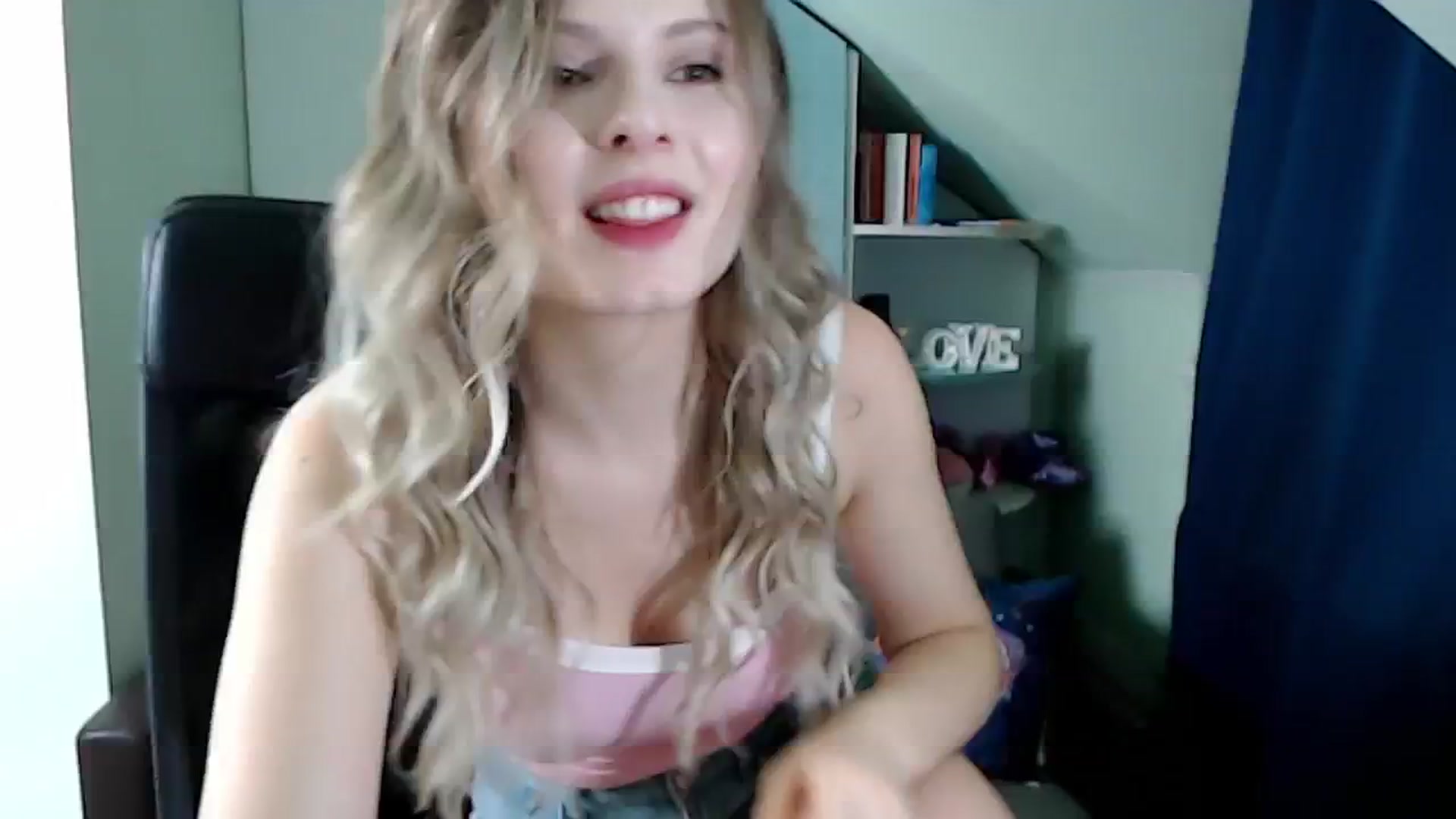 Gallery image thumbnail from Sweettreat_mj's myfreecams stream on, 09/22/2024, 23:59 image 9 of 20