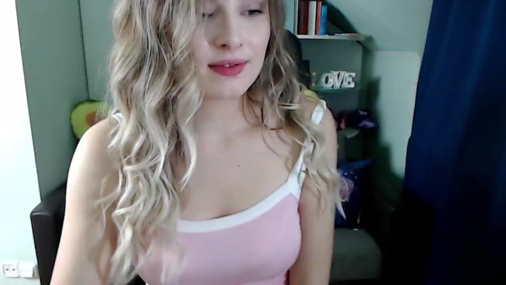 Gallery image thumbnail from Sweettreat_mj's myfreecams stream on, 09/22/2024, 23:59 image 16 of 20