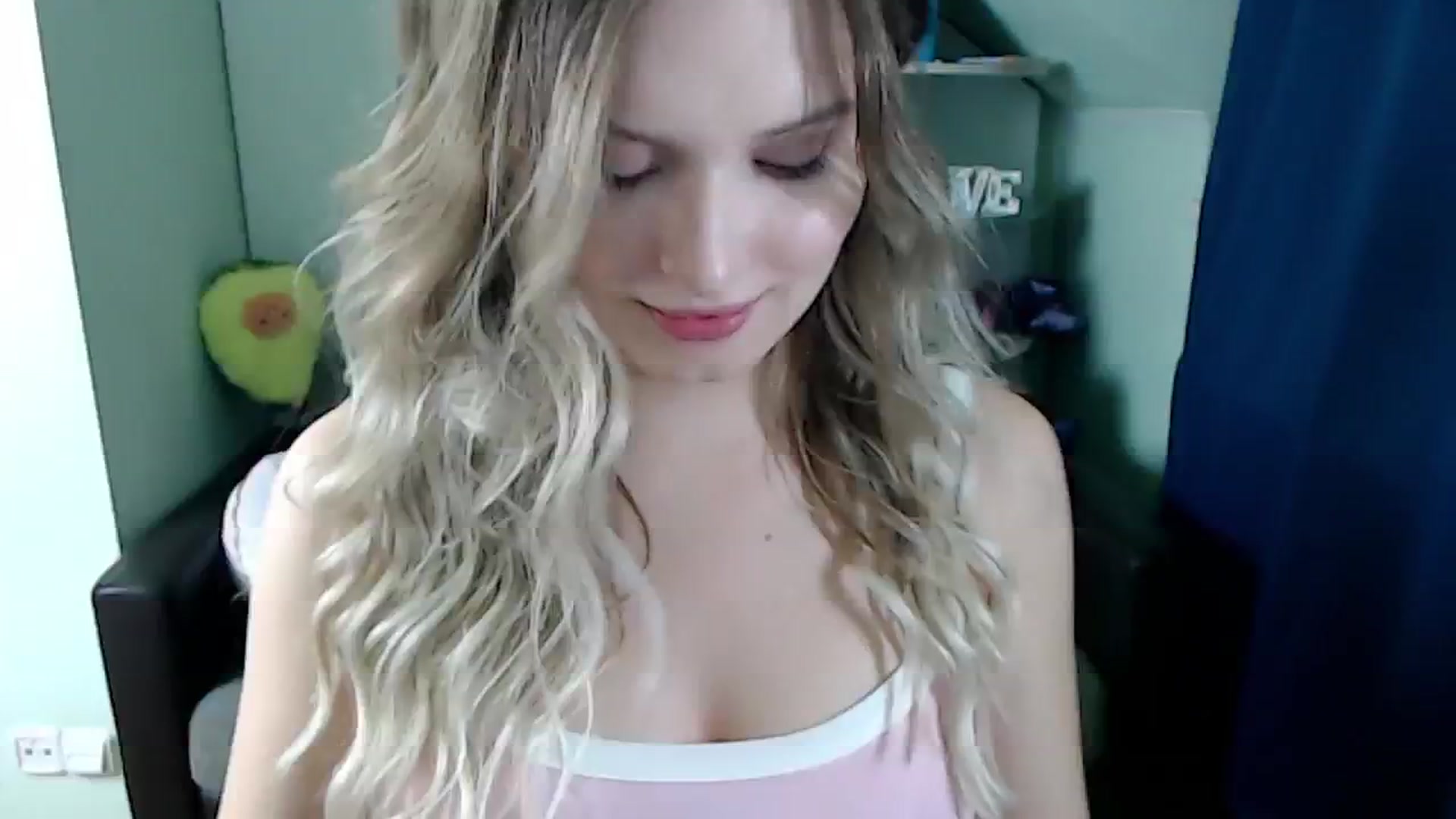 Gallery image thumbnail from Sweettreat_mj's myfreecams stream on, 09/23/2024, 01:53 image 11 of 20