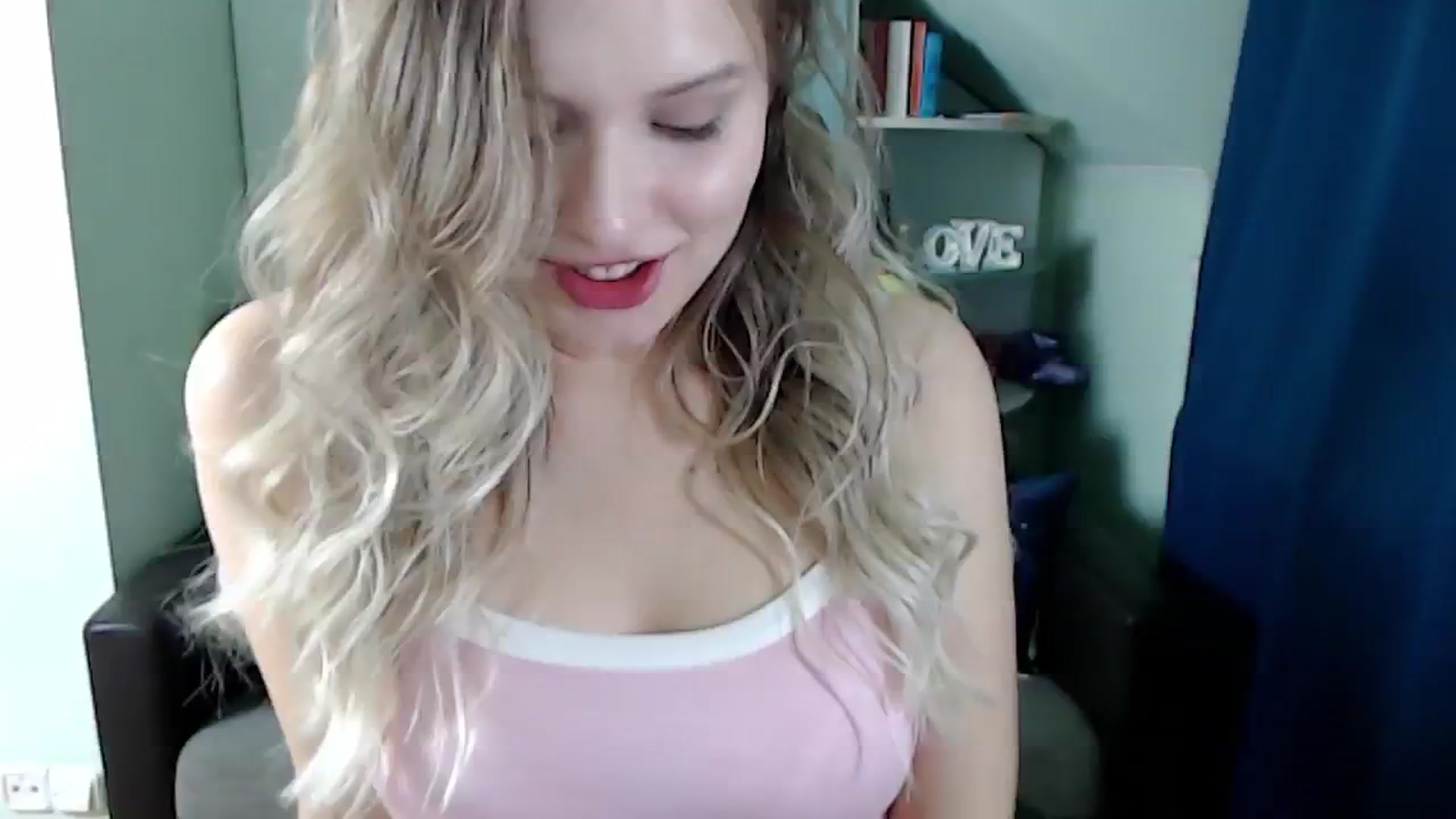 Gallery image thumbnail from Sweettreat_mj's myfreecams stream on, 09/23/2024, 01:53 image 3 of 20