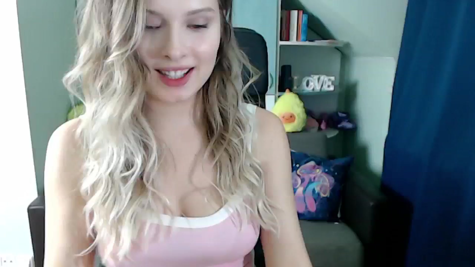 Gallery image thumbnail from Sweettreat_mj's myfreecams stream on, 09/23/2024, 02:43 image 8 of 20