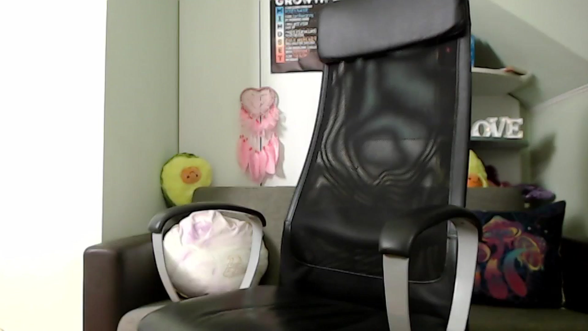 Gallery image thumbnail from Sweettreat_mj's myfreecams stream on, 09/28/2024, 03:24 image 6 of 20
