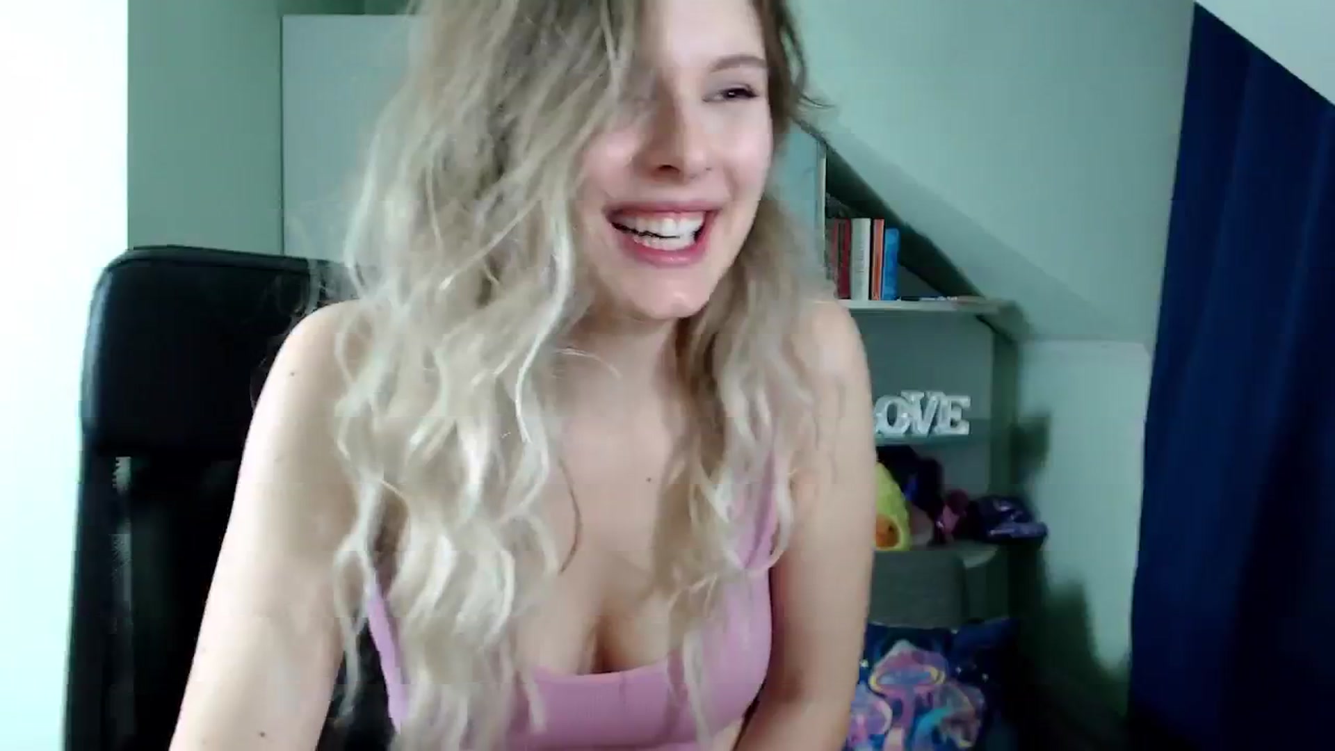 Gallery image thumbnail from Sweettreat_mj's myfreecams stream on, 09/29/2024, 03:54 image 11 of 20