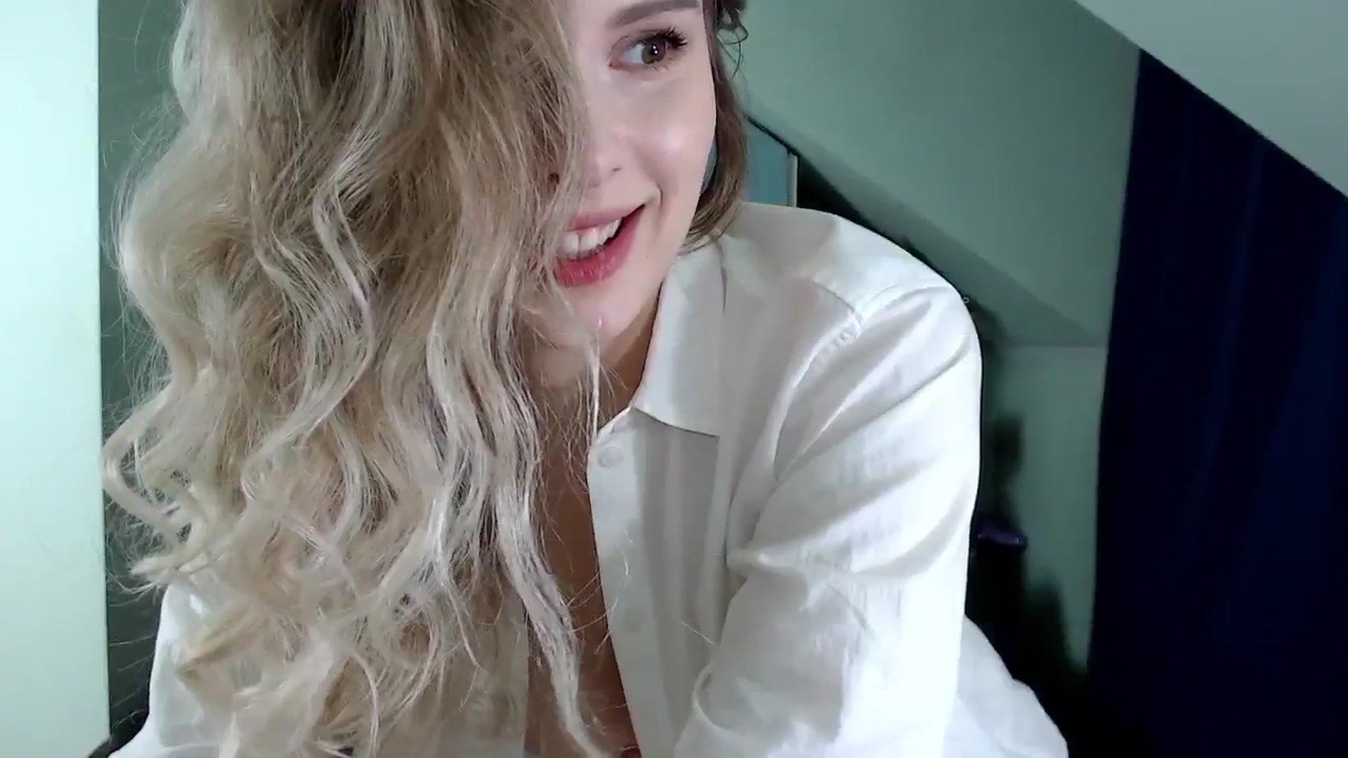 Gallery image thumbnail from Sweettreat_mj's myfreecams stream on, 10/13/2024, 24:37 image 2 of 20