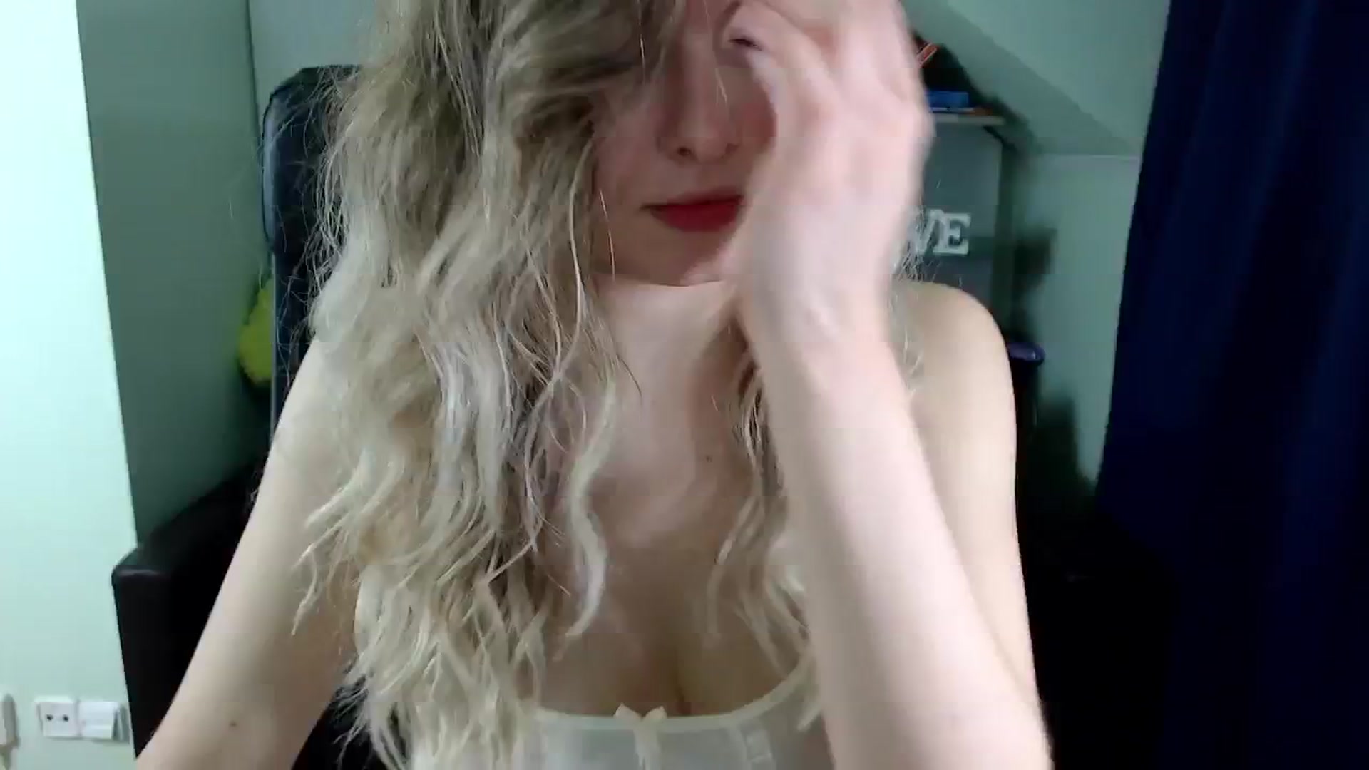 Gallery image thumbnail from Sweettreat_mj's myfreecams stream on, 10/14/2024, 03:04 image 19 of 20