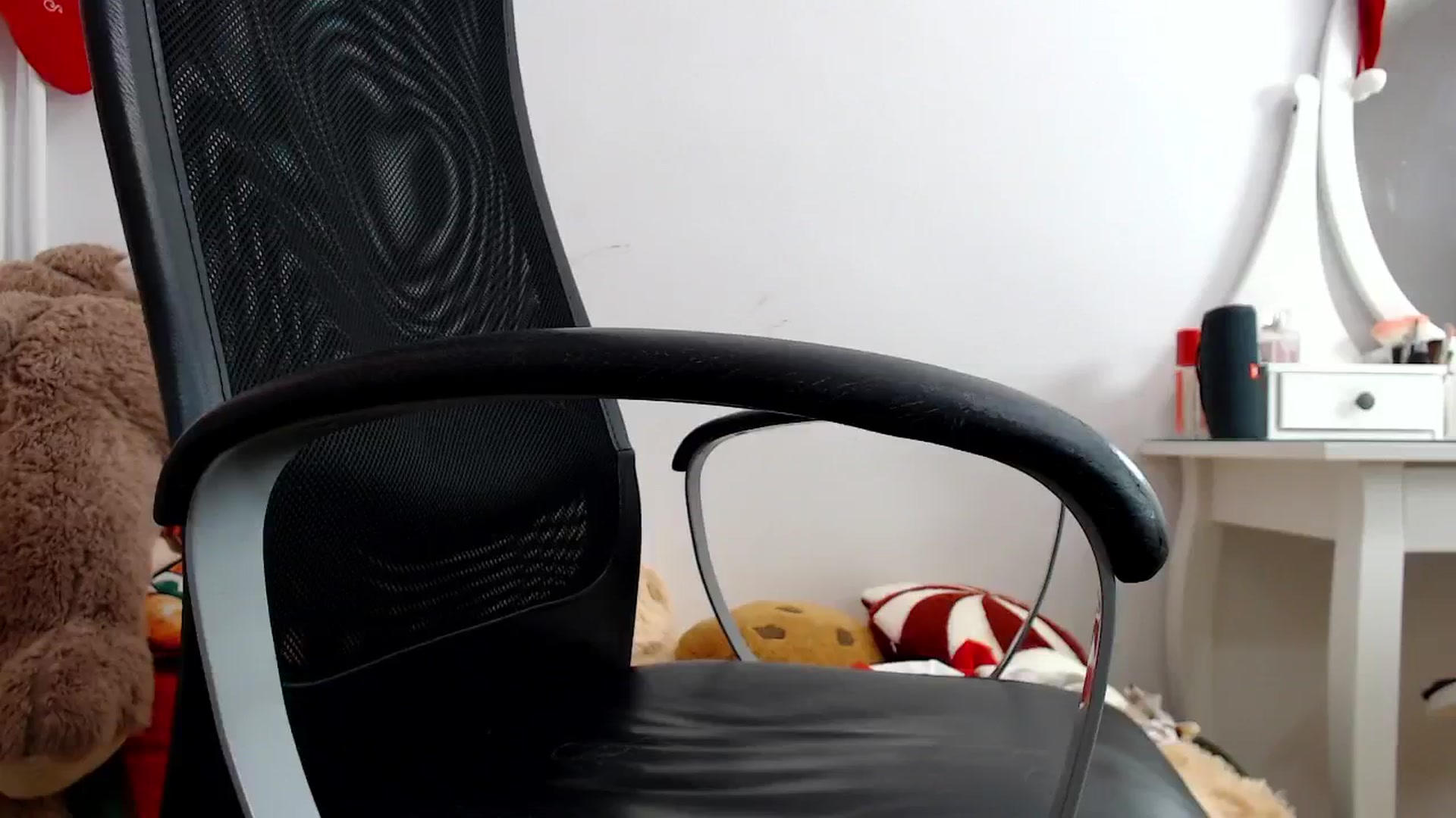 Gallery image thumbnail from Sweettreat_mj's myfreecams stream on, 12/31/2024, 04:00 image 18 of 20