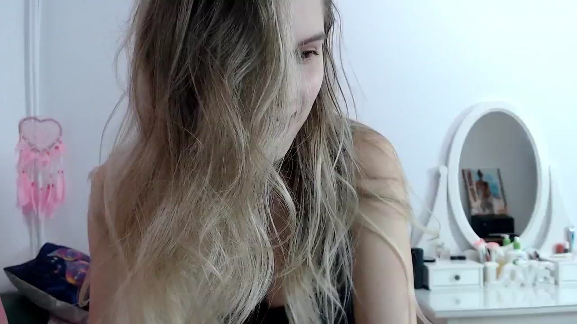 Gallery image thumbnail from Sweettreat_mj's myfreecams stream on, 01/24/2025, 20:27 image 20 of 20