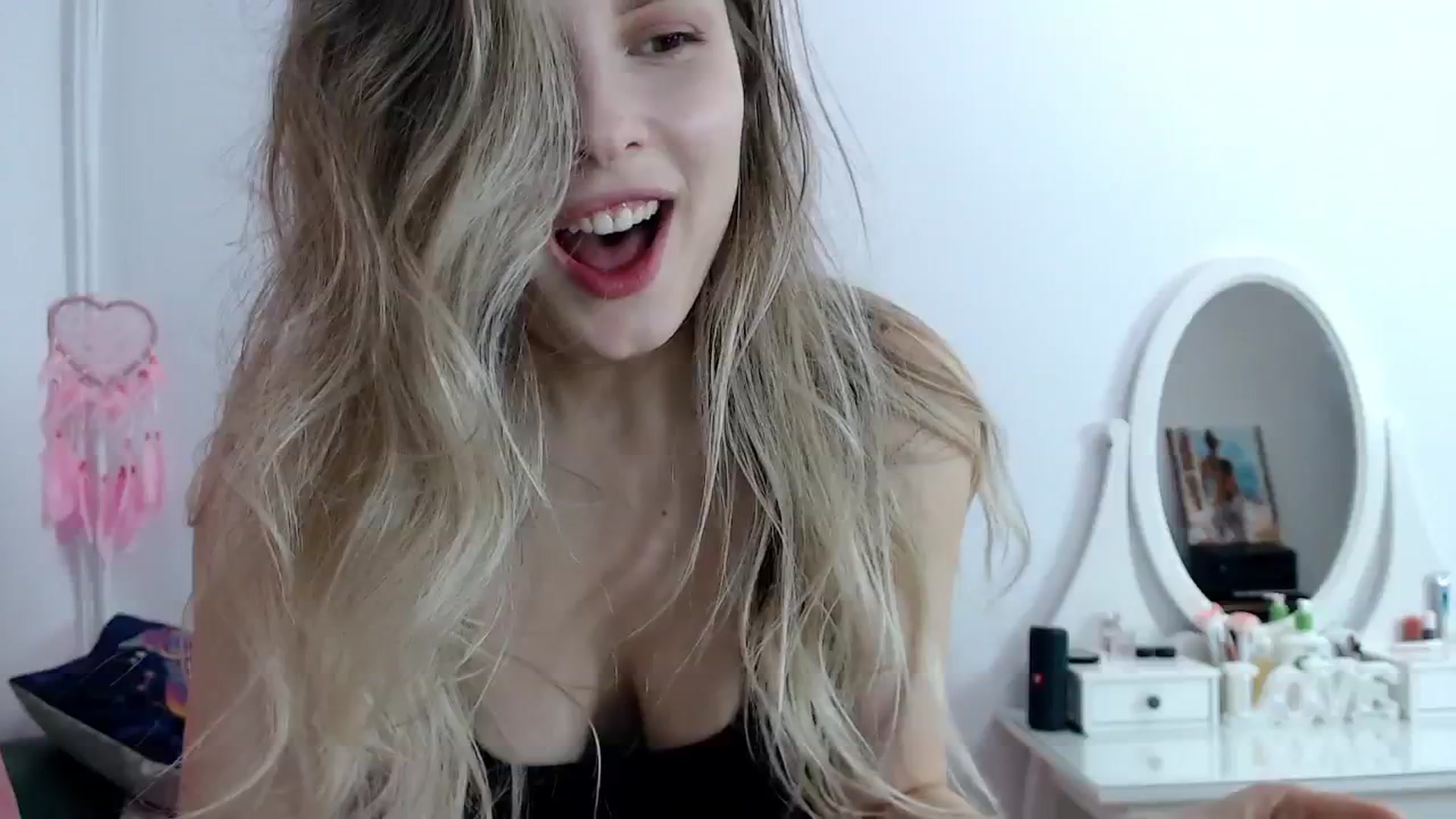 Gallery image thumbnail from Sweettreat_mj's myfreecams stream on, 01/24/2025, 20:27 image 19 of 20