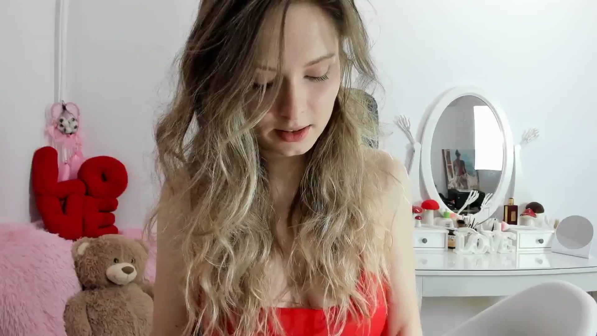 Gallery image thumbnail from Sweettreat_mj's myfreecams stream on, 10/31/2025, 03:04 image 19 of 20
