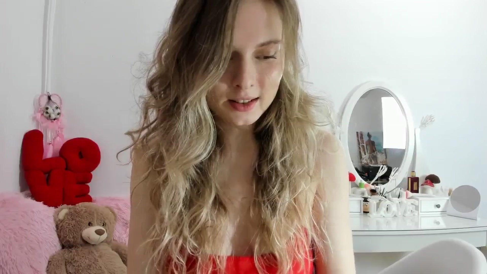 Gallery image thumbnail from Sweettreat_mj's myfreecams stream on, 10/31/2025, 03:04 image 5 of 20