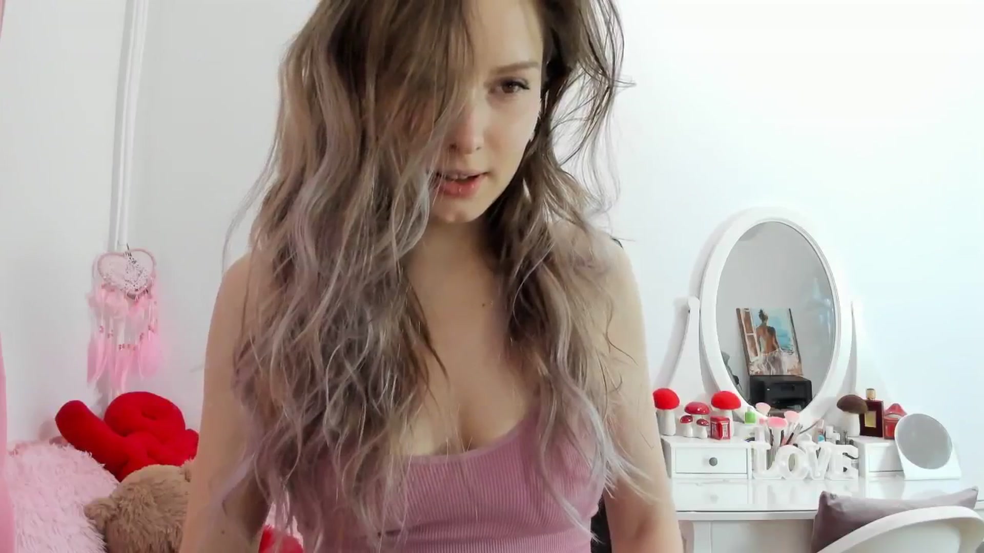 Gallery image thumbnail from Sweettreat_mj's myfreecams stream on, 11/21/2025, 04:18 image 6 of 20