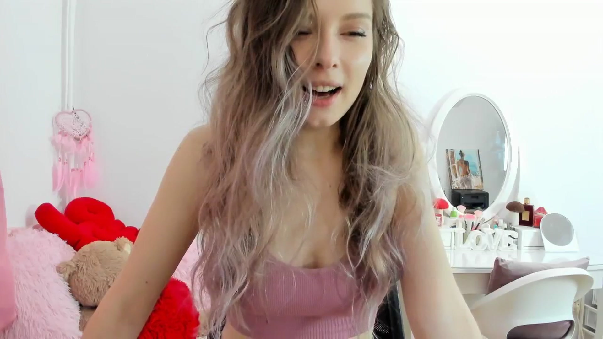 Gallery image thumbnail from Sweettreat_mj's myfreecams stream on, 11/21/2025, 04:18 image 4 of 20