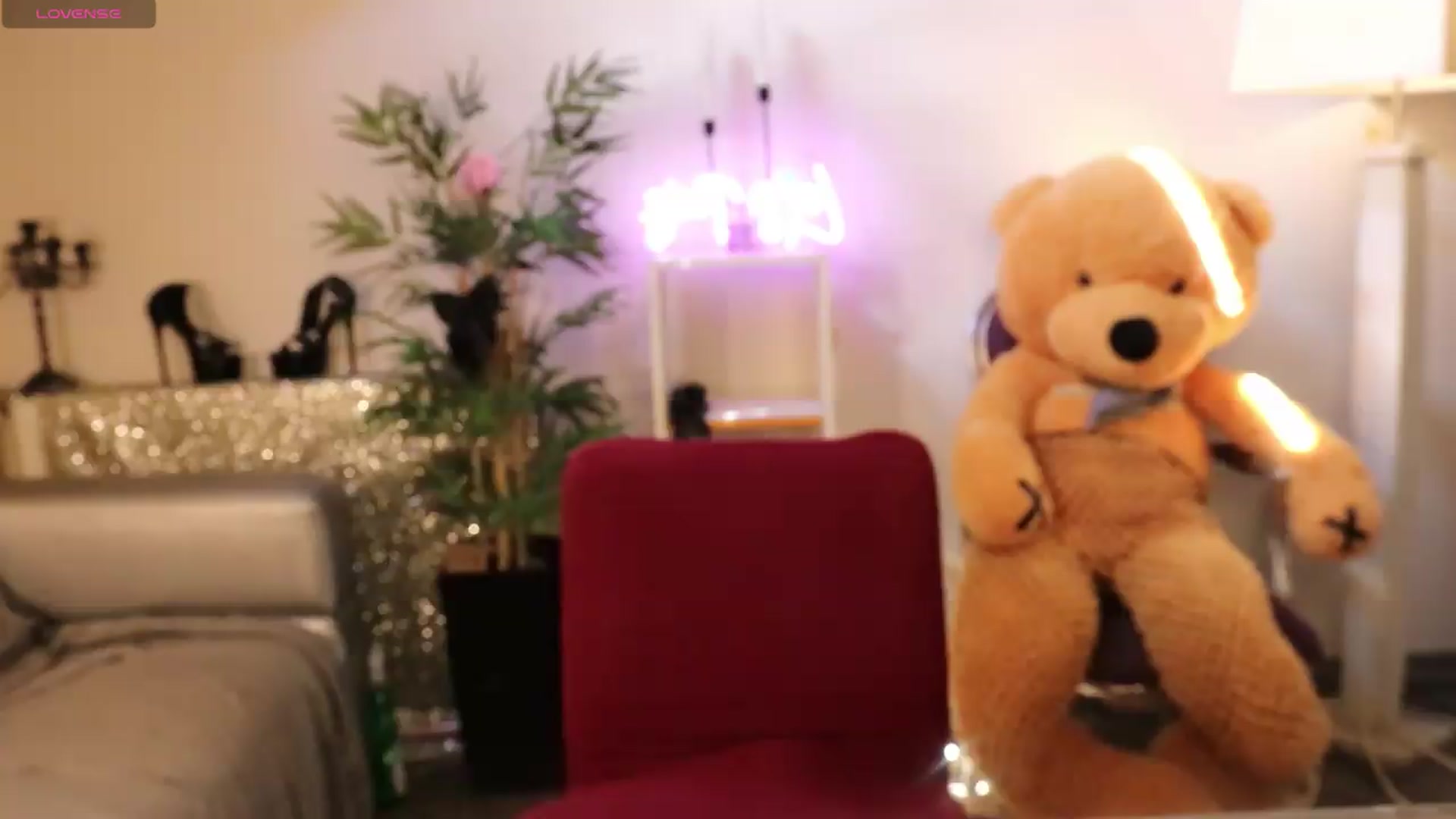 Gallery image thumbnail from Sweetxfreedom's myfreecams stream on, 05/20/2026, 11:57 image 12 of 20