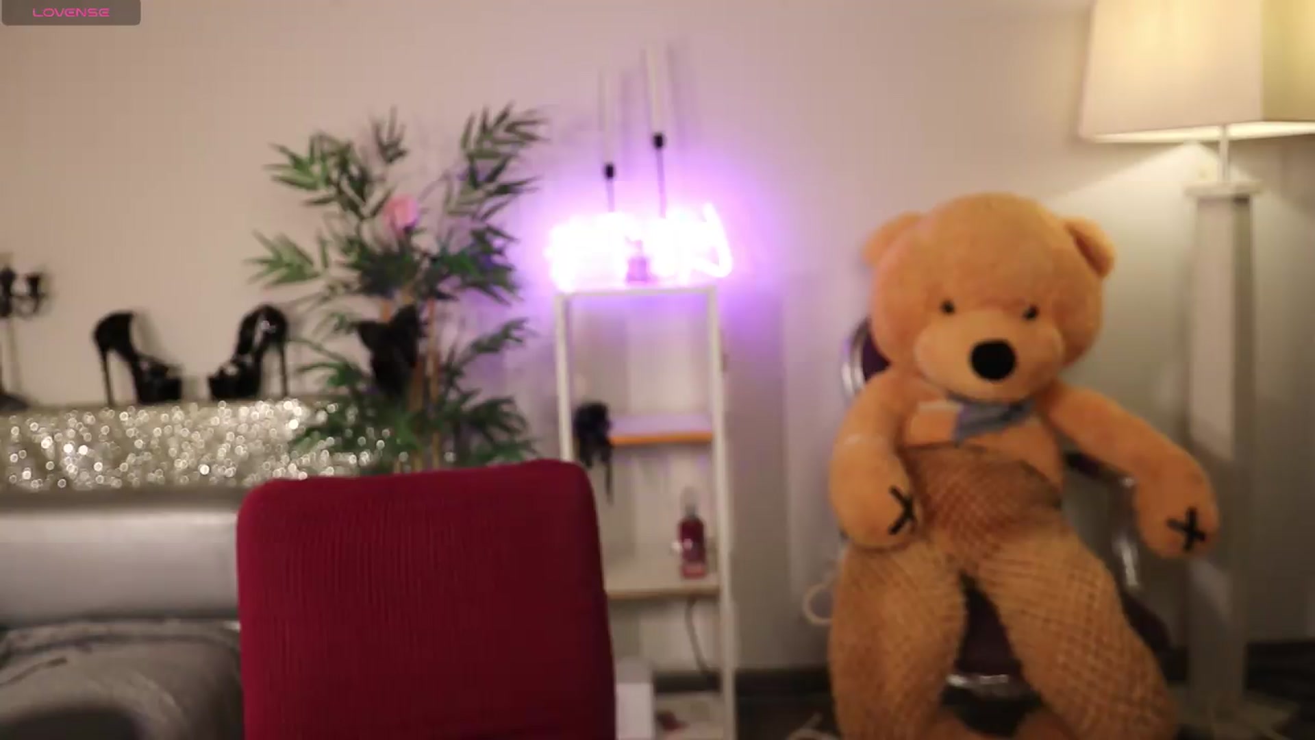 Gallery image thumbnail from Sweetxfreedom's myfreecams stream on, 05/25/2026, 12:54 image 9 of 20