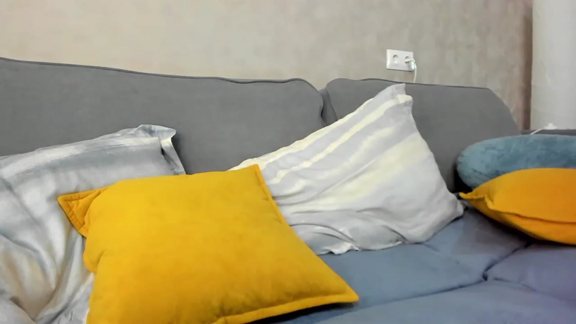 Gallery image thumbnail from SweetyAri's myfreecams stream on, 10/28/2023, 07:39 image 1 of 20