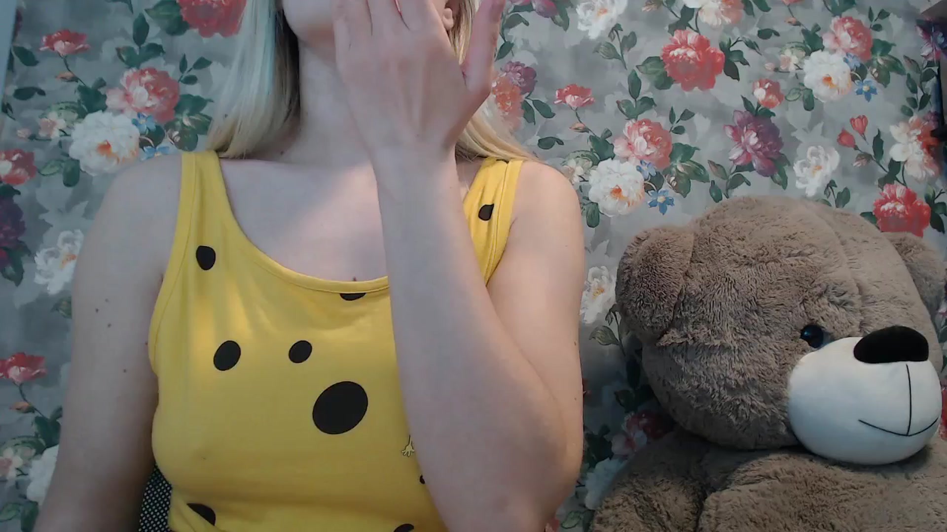 Gallery image thumbnail from SweetyDonut's myfreecams stream on, 03/01/2026, 09:37 image 1 of 20