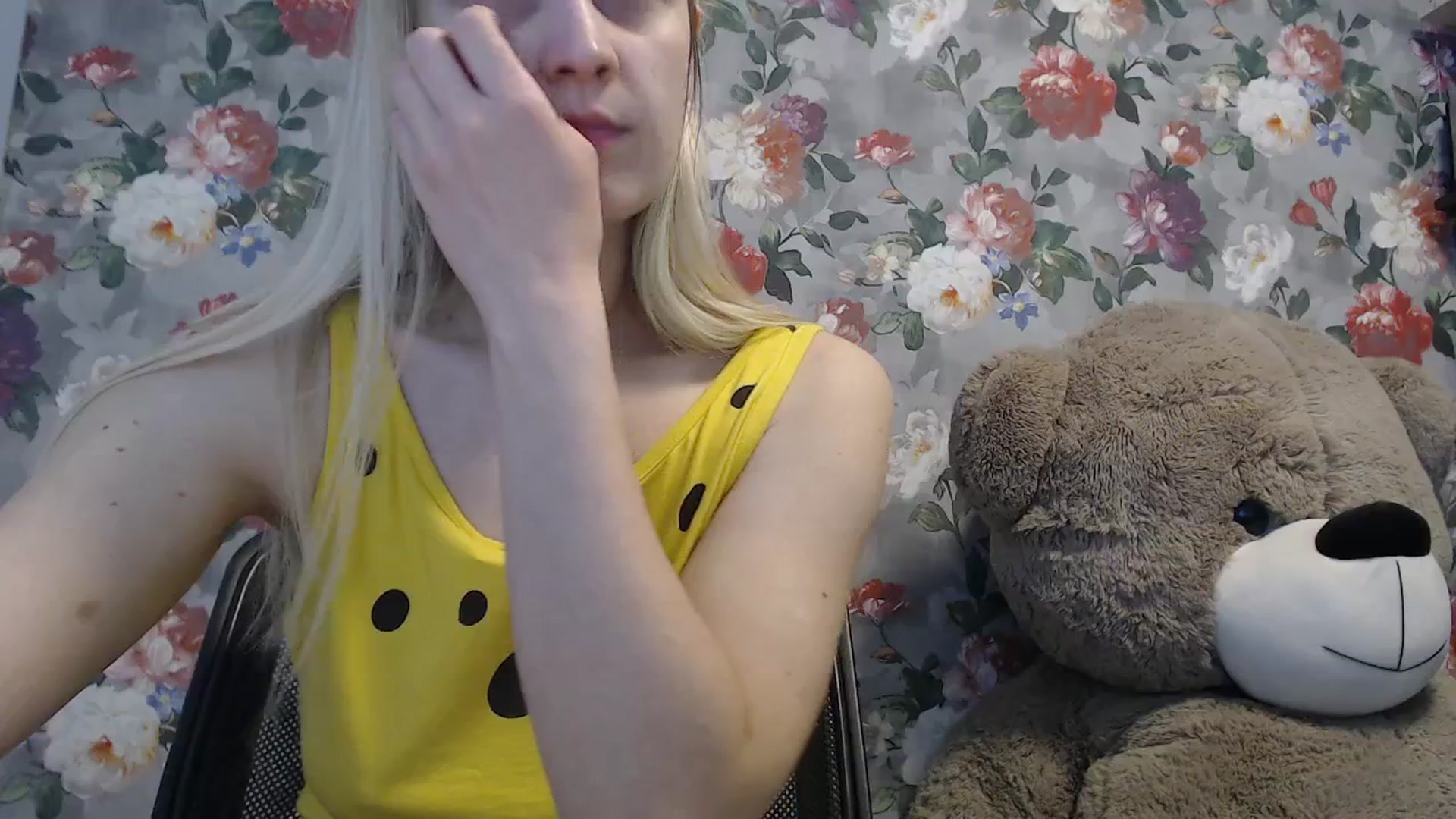 Gallery image thumbnail from SweetyDonut's myfreecams stream on, 03/01/2026, 13:22 image 5 of 20