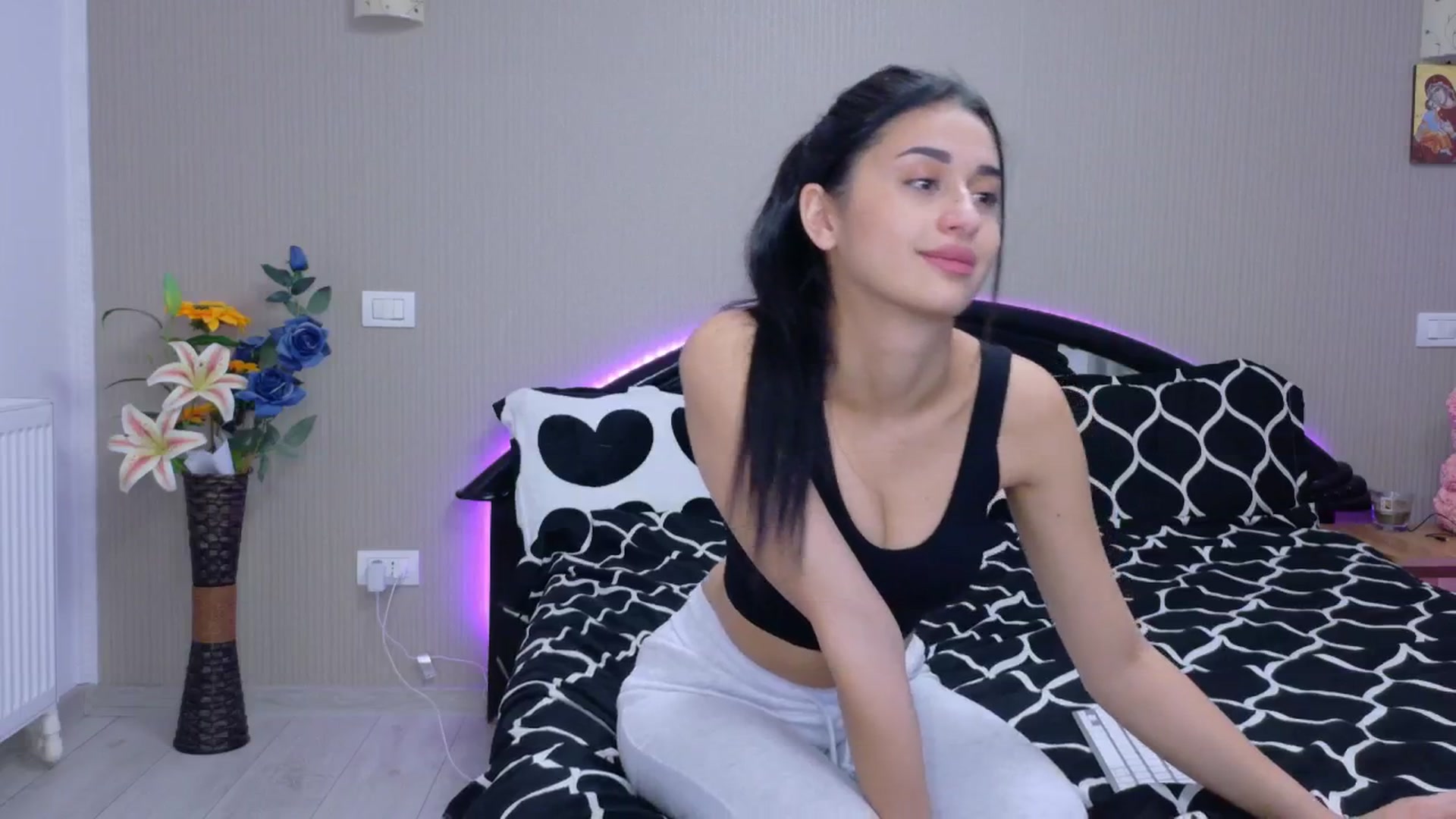 Gallery image thumbnail from SweetyKell's myfreecams stream on, 02/23/2026, 24:43 image 3 of 20