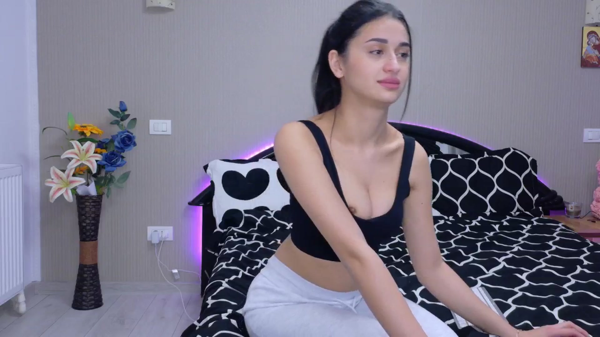 Gallery image thumbnail from SweetyKell's myfreecams stream on, 02/23/2026, 24:43 image 7 of 20