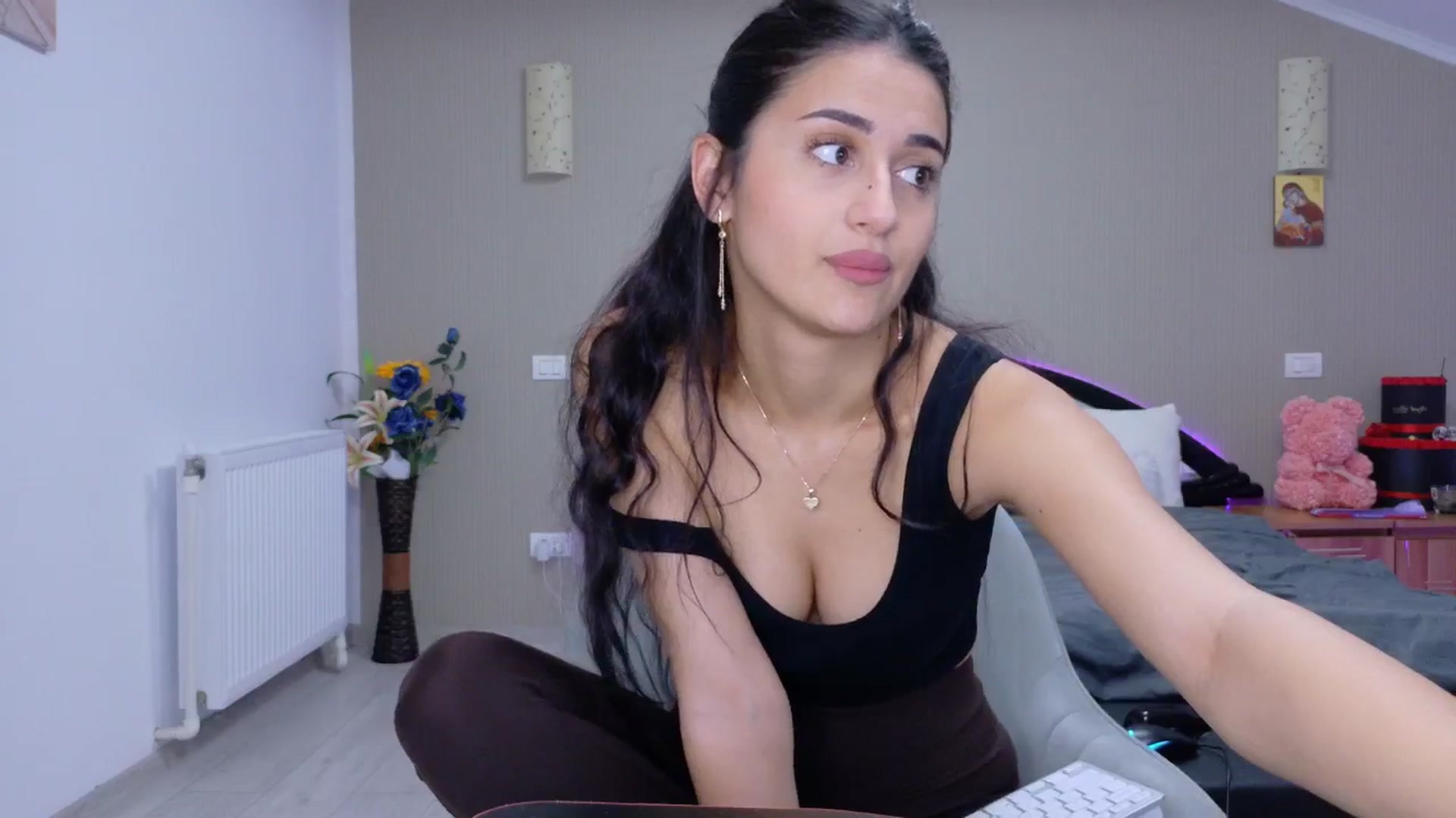 Gallery image thumbnail from SweetyKell's myfreecams stream on, 03/11/2026, 14:57 image 20 of 20