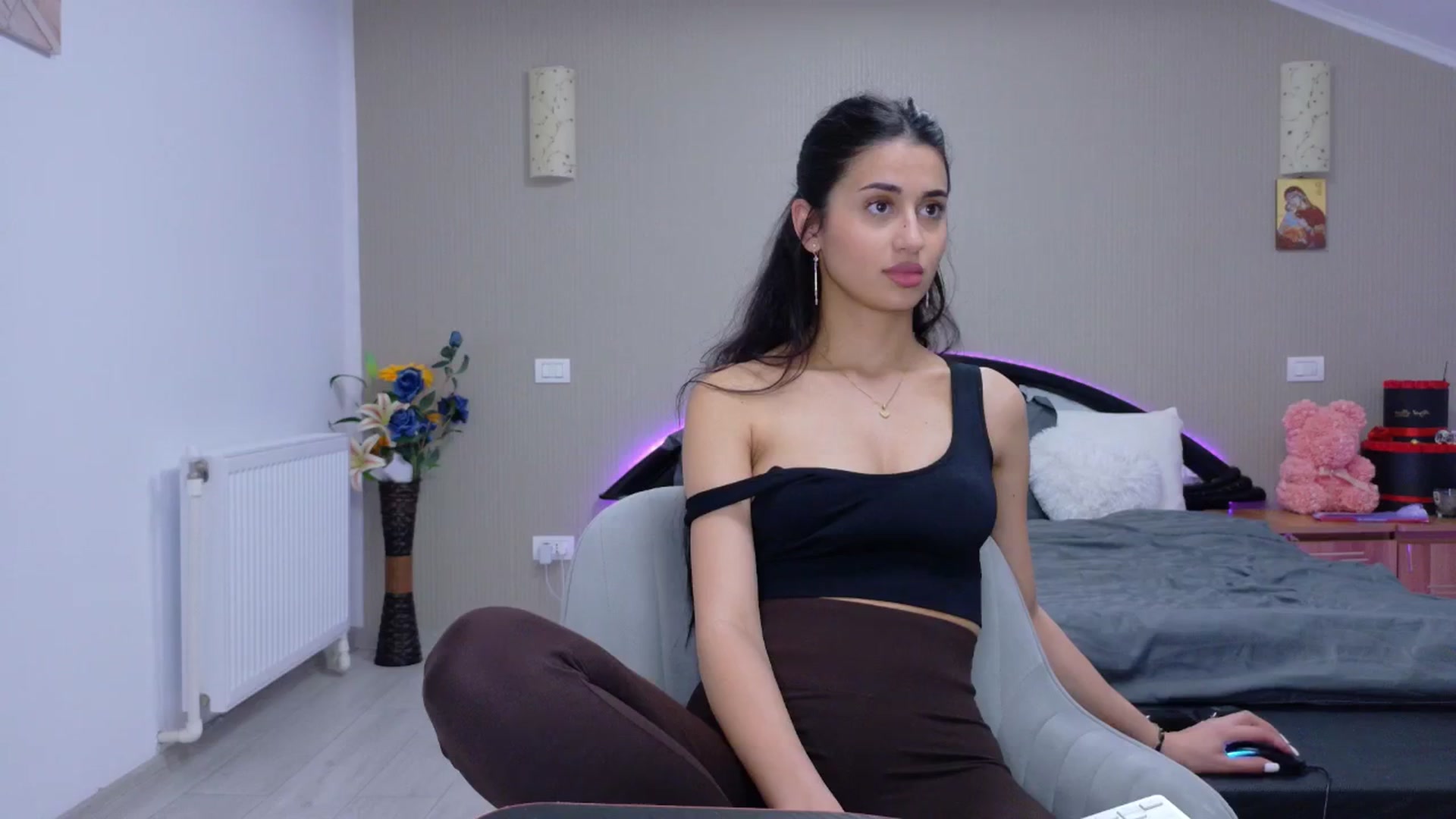 Gallery image thumbnail from SweetyKell's myfreecams stream on, 03/11/2026, 14:57 image 15 of 20