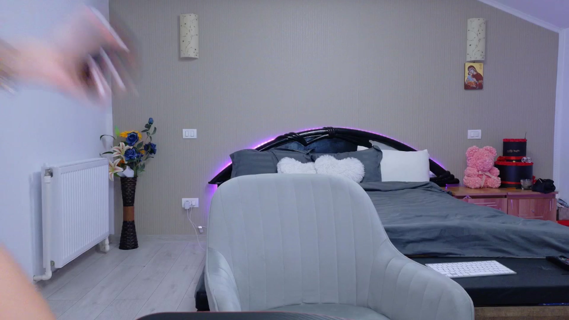 Gallery image thumbnail from SweetyKell's myfreecams stream on, 03/13/2026, 24:14 image 19 of 20