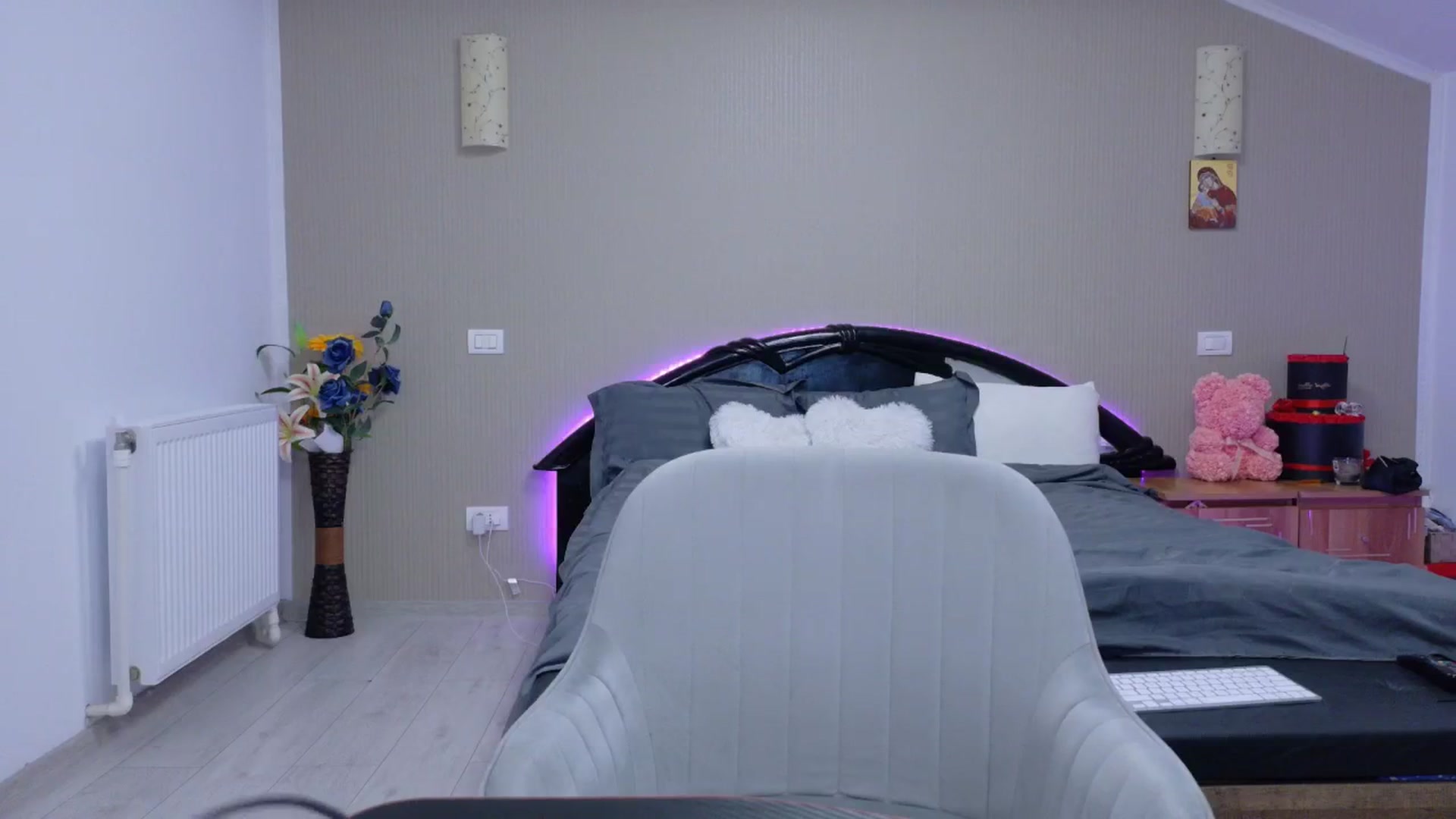 Gallery image thumbnail from SweetyKell's myfreecams stream on, 03/13/2026, 24:14 image 16 of 20