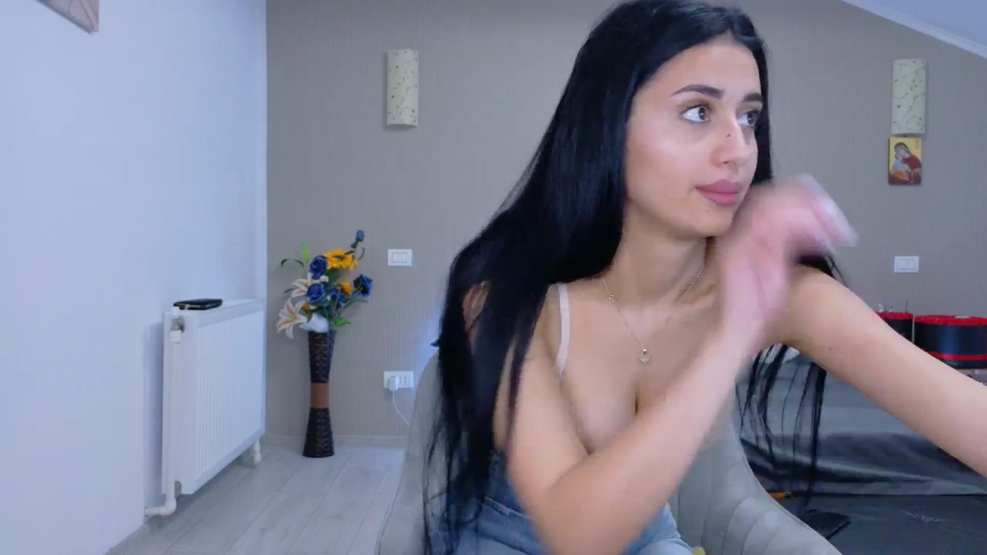Gallery image thumbnail from SweetyKell's myfreecams stream on, 03/25/2026, 13:28 image 18 of 20