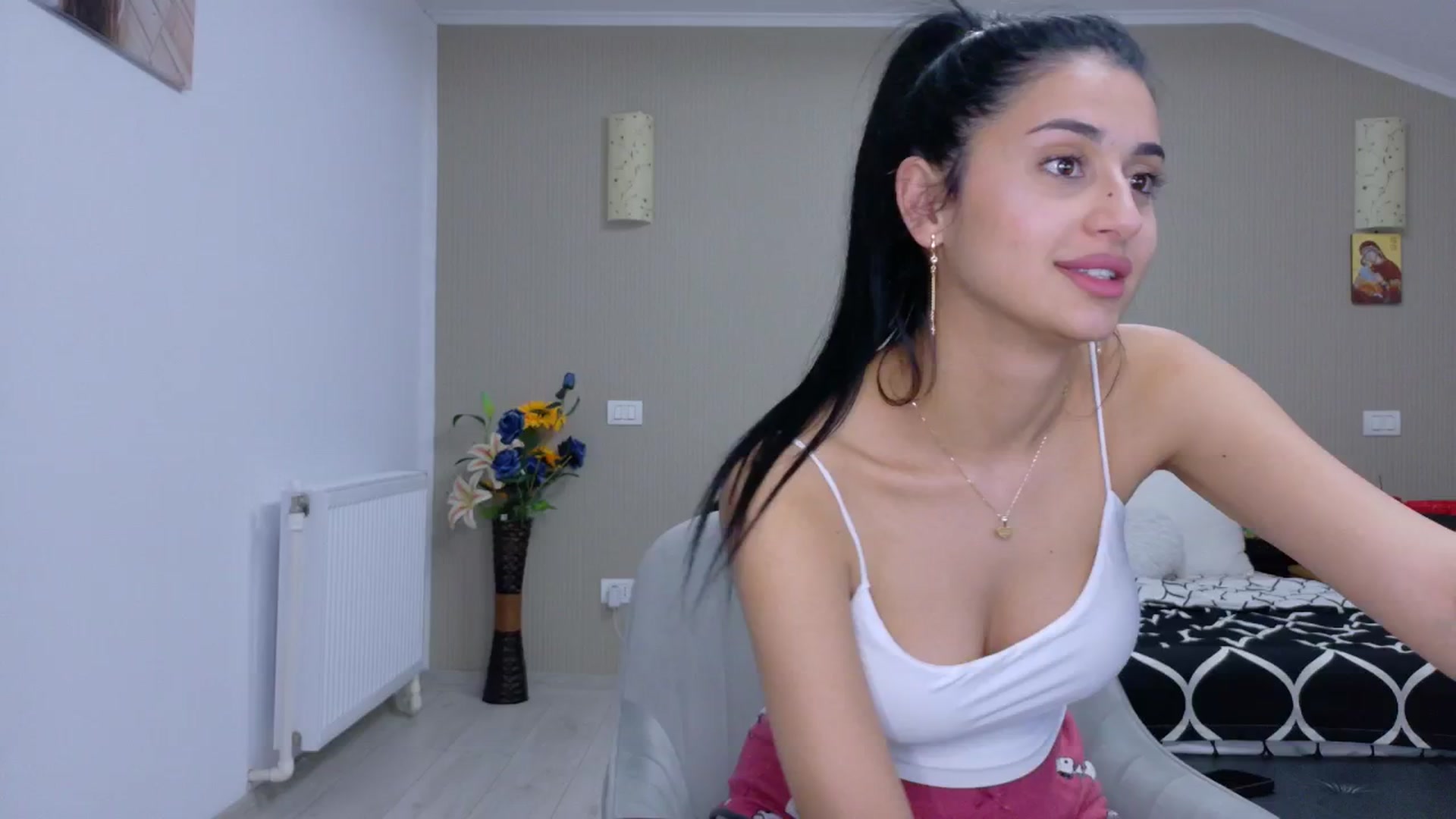 Gallery image thumbnail from SweetyKell's myfreecams stream on, 04/02/2026, 23:29 image 12 of 20