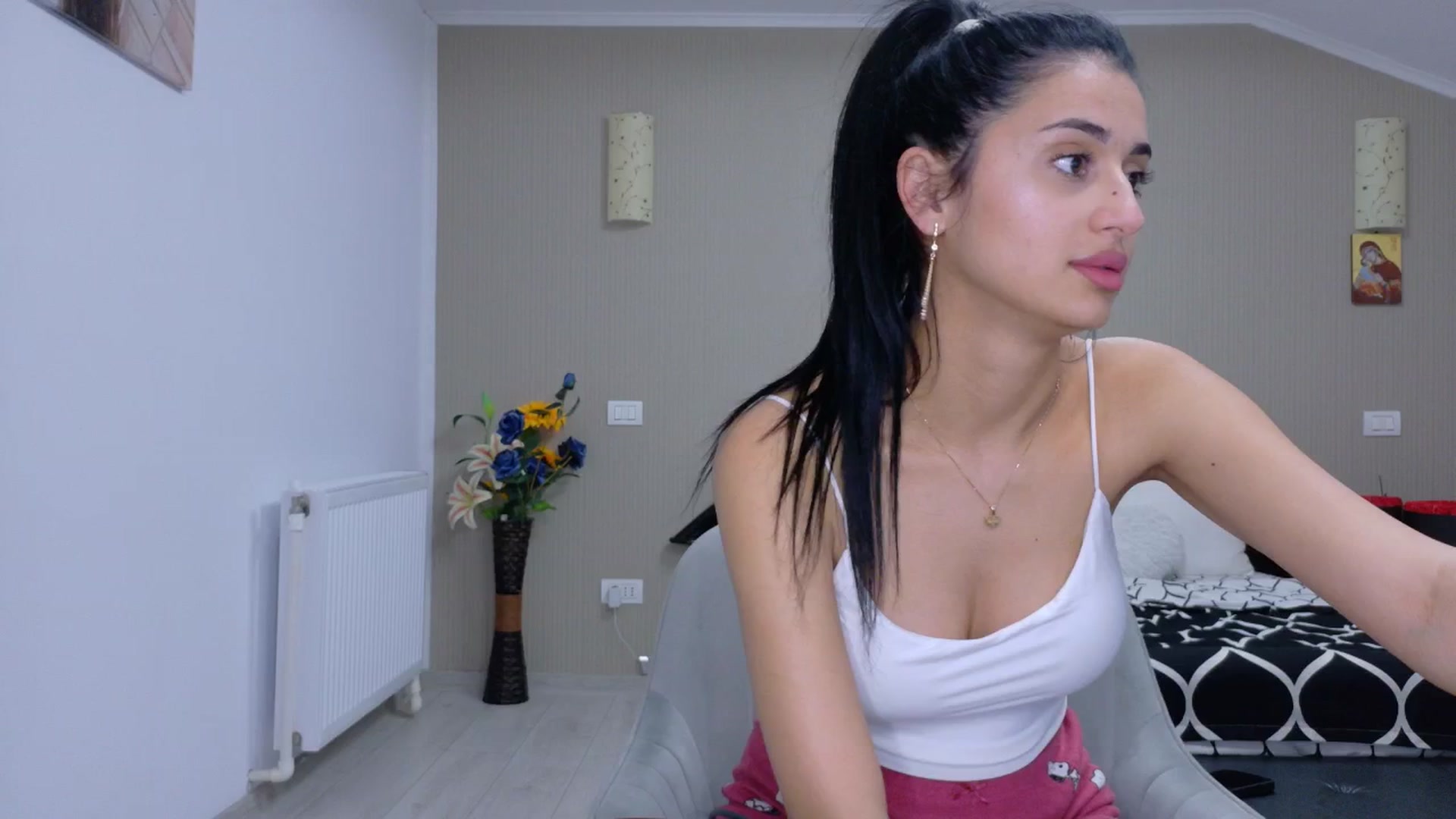 Gallery image thumbnail from SweetyKell's myfreecams stream on, 04/02/2026, 23:29 image 11 of 20