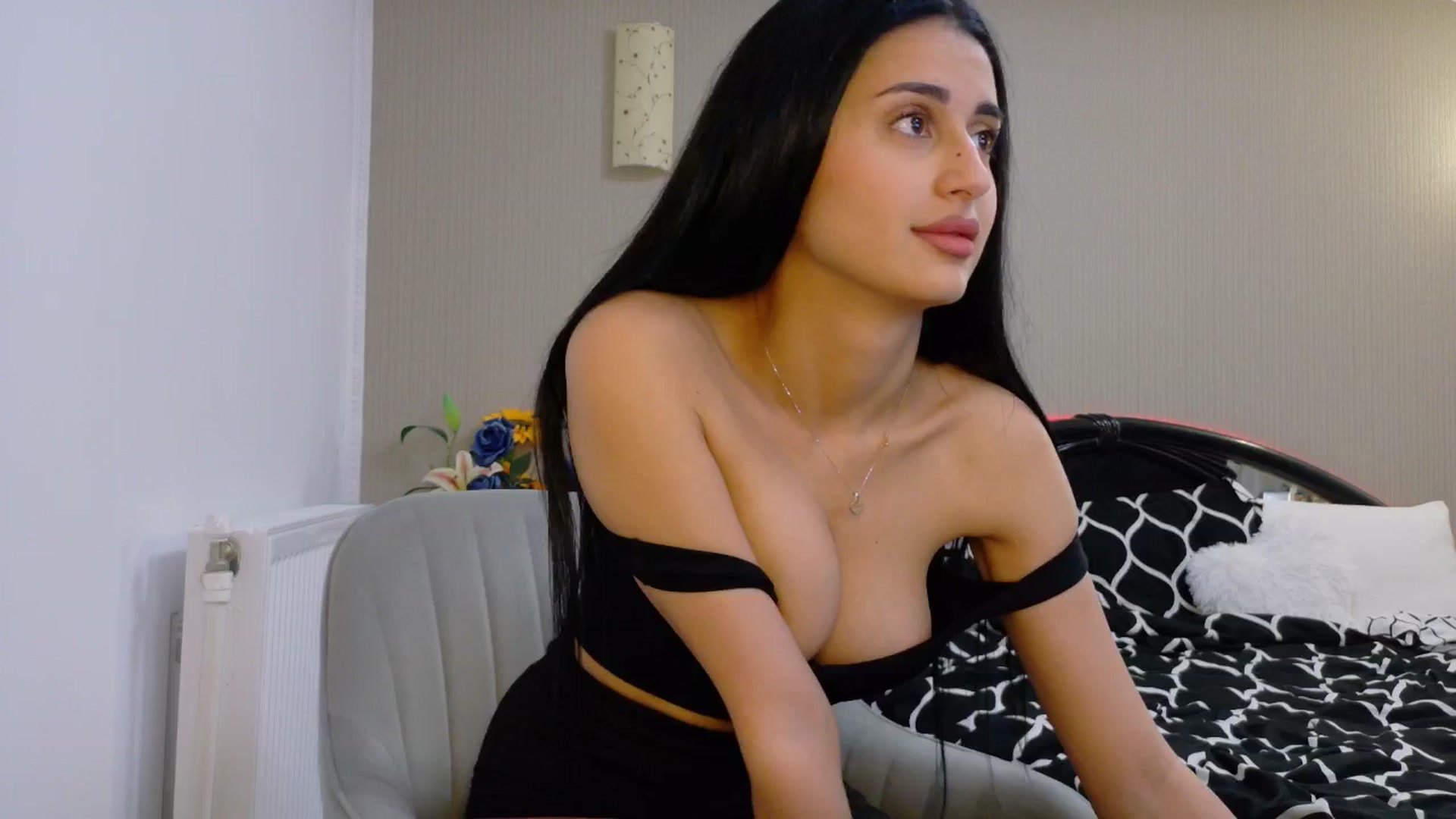 Gallery image thumbnail from SweetyKell's myfreecams stream on, 04/10/2026, 17:40 image 13 of 20