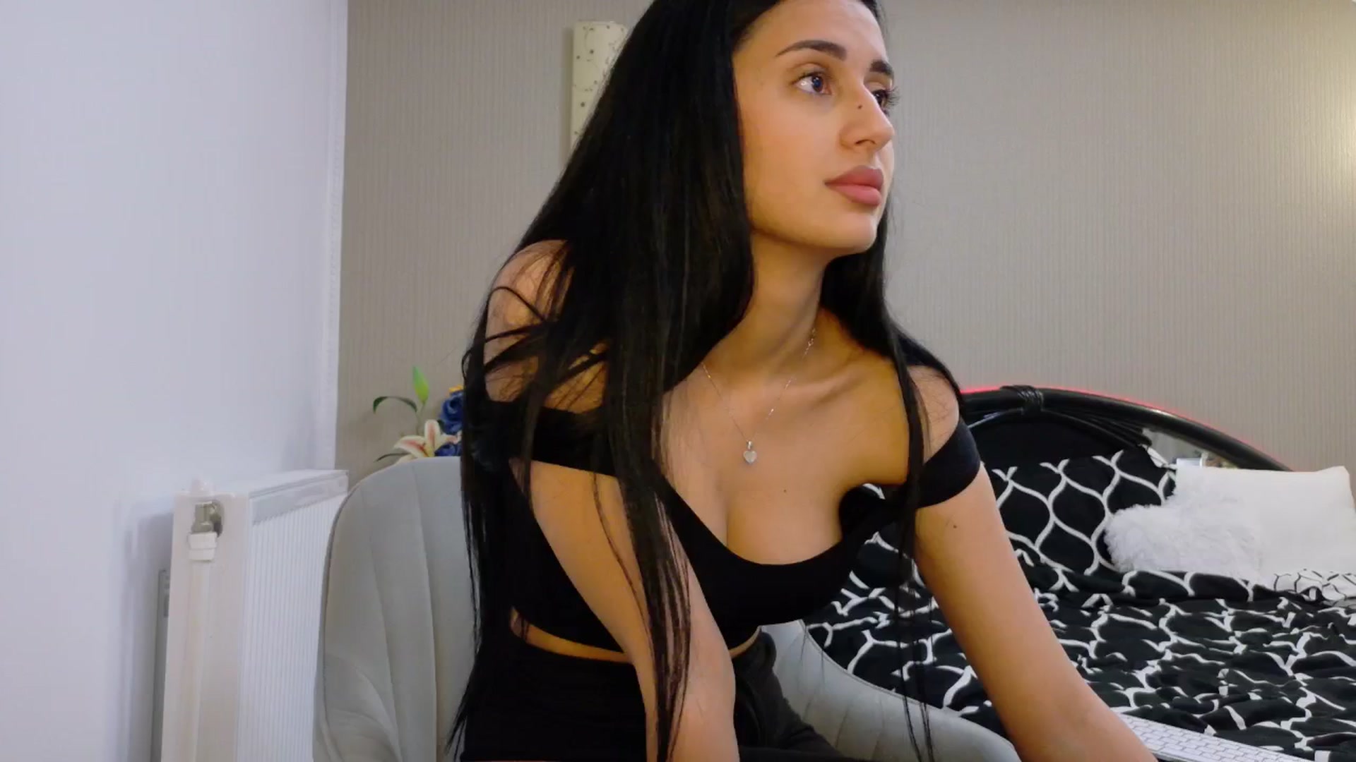 Gallery image thumbnail from SweetyKell's myfreecams stream on, 04/10/2026, 17:40 image 20 of 20