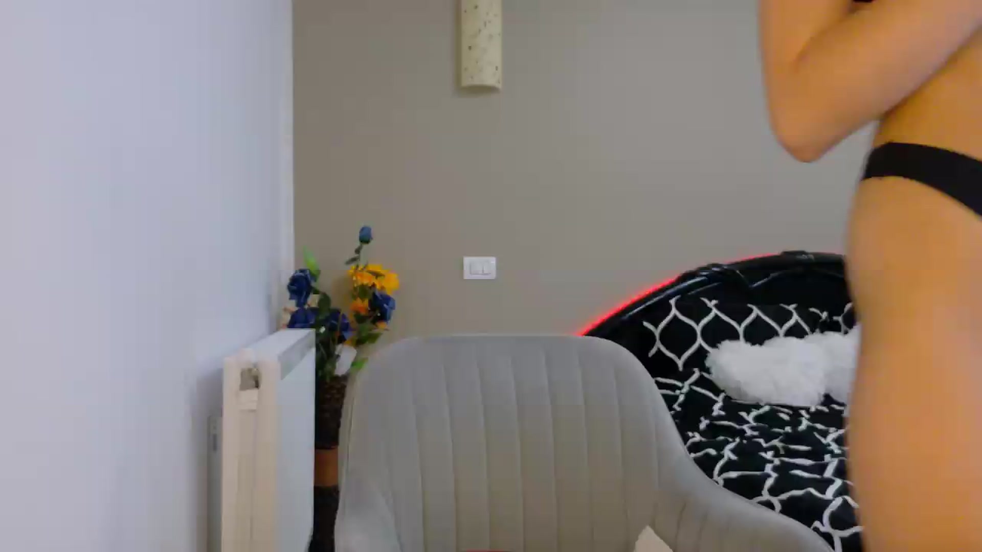 Gallery image thumbnail from SweetyKell's myfreecams stream on, 05/25/2026, 09:45 image 15 of 20