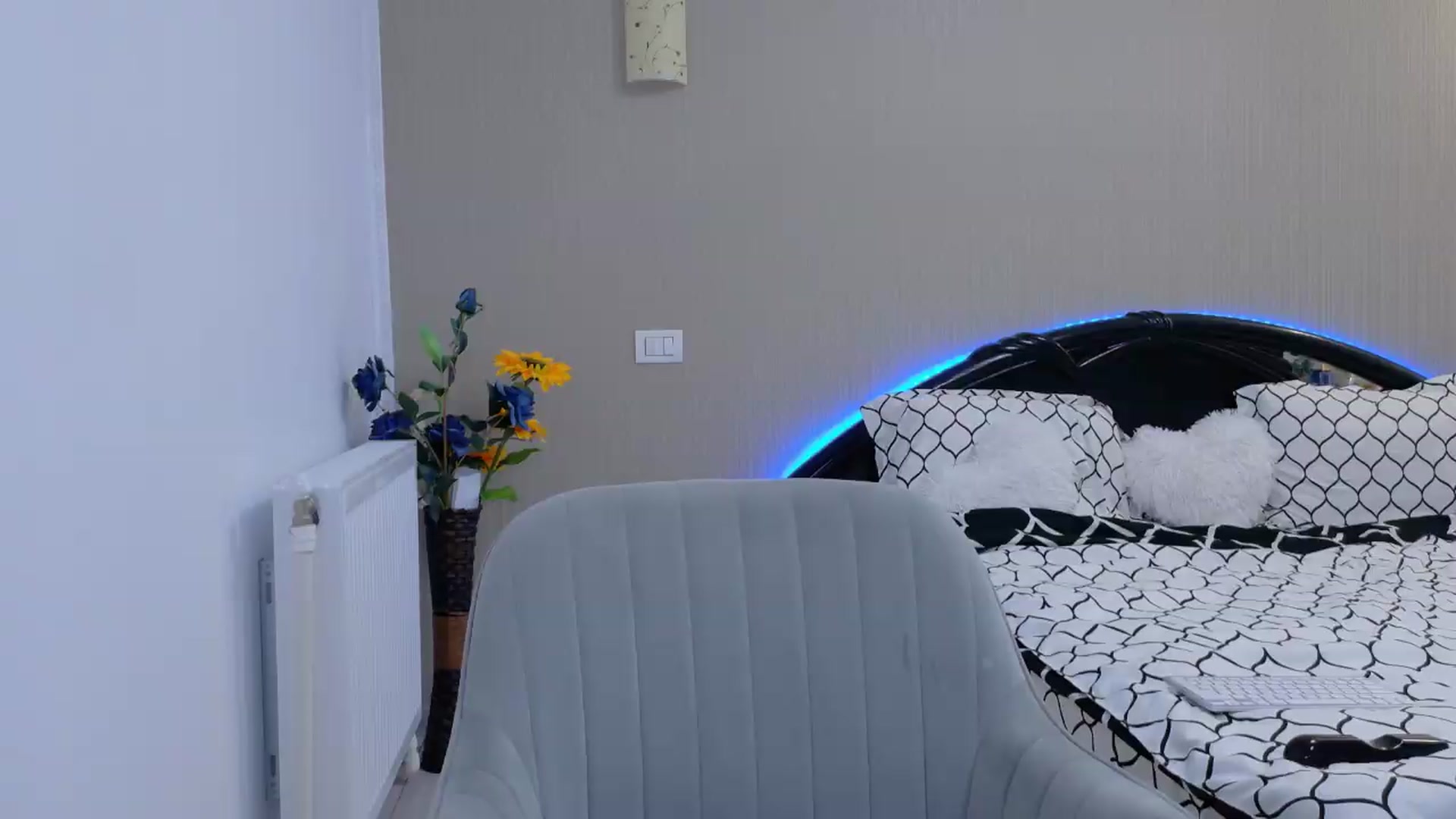 Gallery image thumbnail from SweetyKell's myfreecams stream on, 06/08/2026, 14:13 image 18 of 20