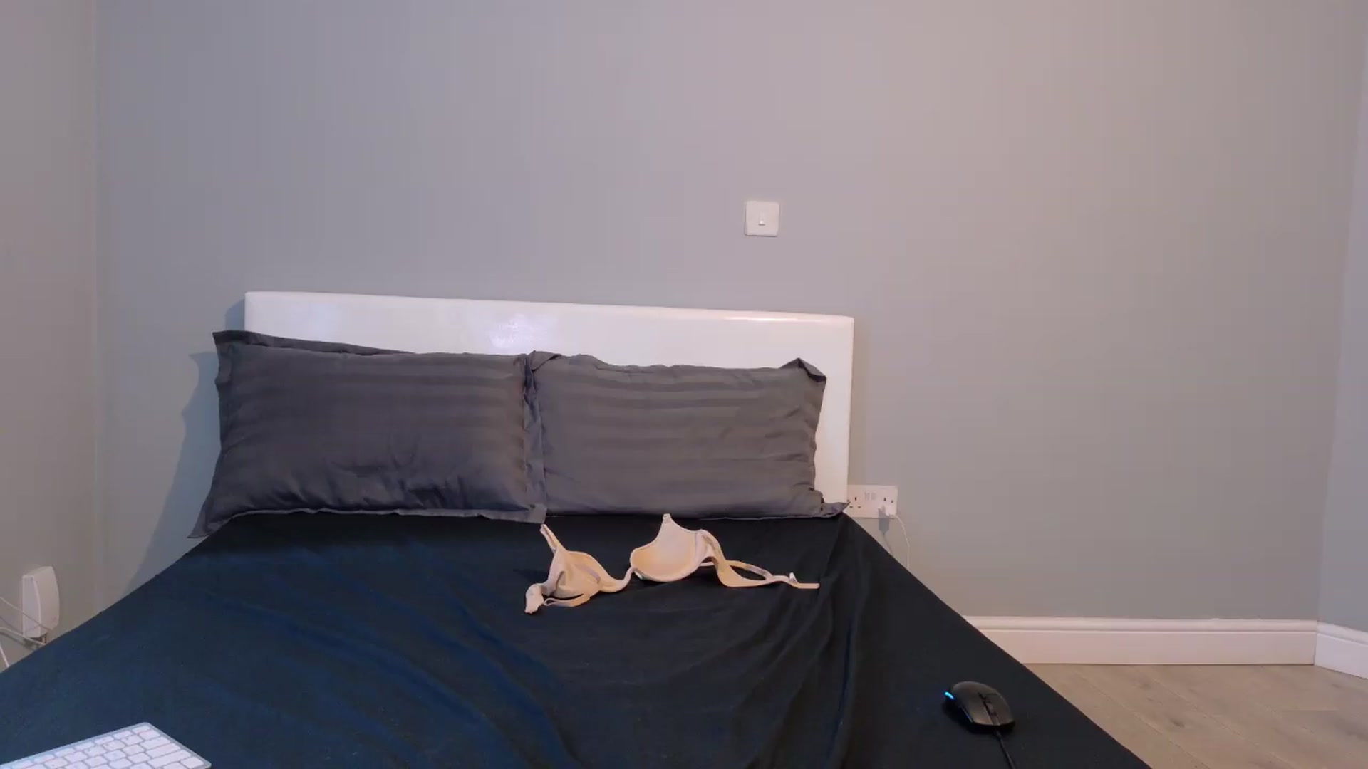 Gallery image thumbnail from SweetyKell's myfreecams stream on, 06/26/2026, 16:04 image 8 of 20