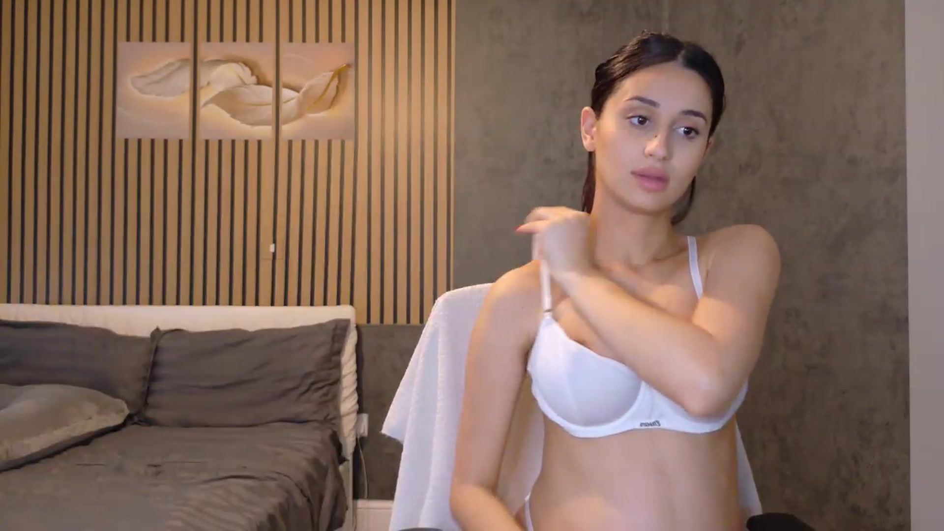 Gallery image thumbnail from SweetyKell's myfreecams stream on, 08/27/2026, 14:07 image 19 of 20